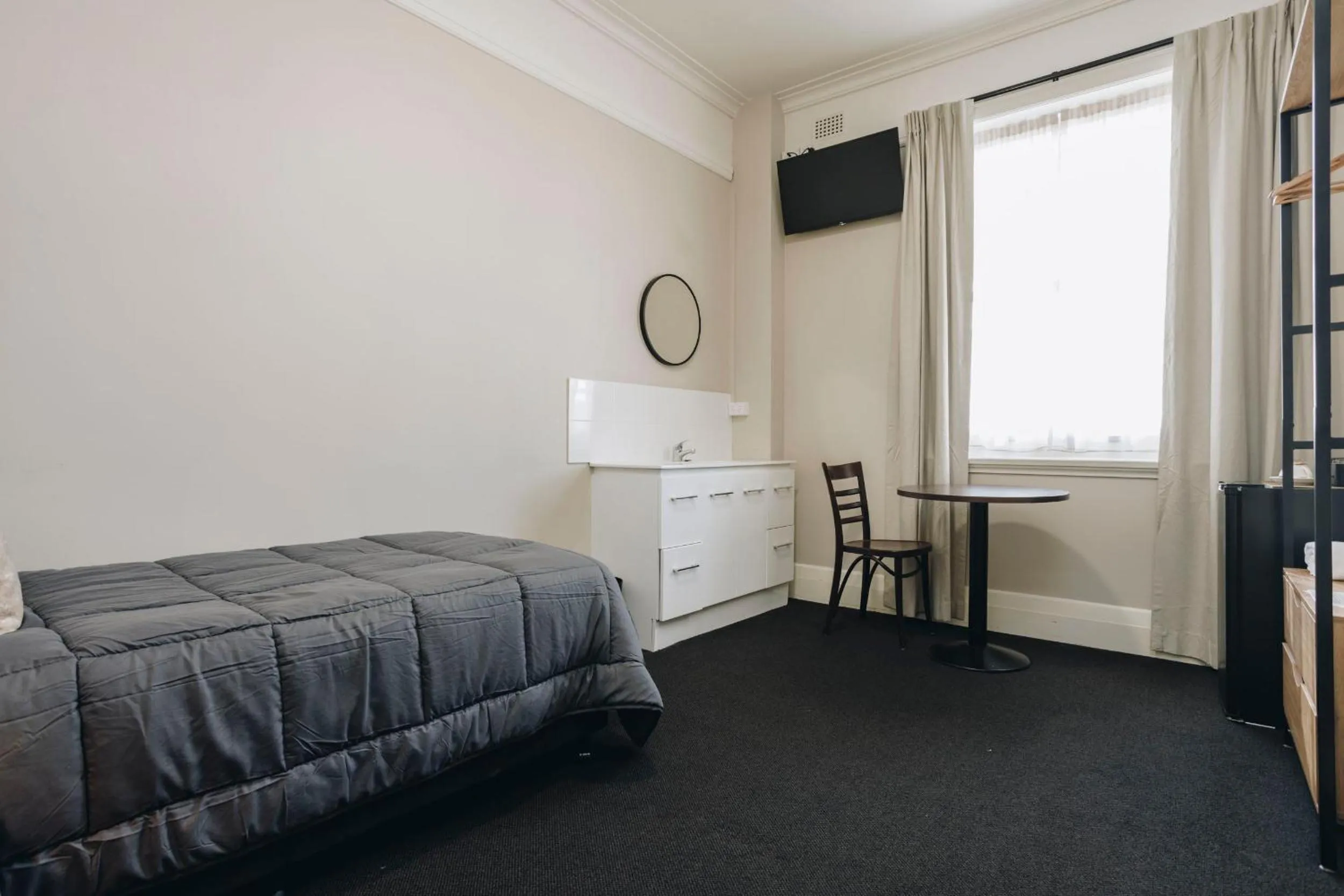 Bedroom, Bed in Hotel Gosford