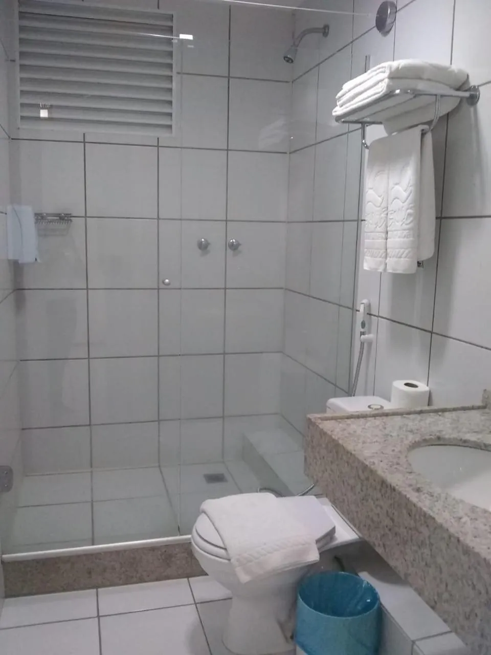 Bathroom in Gran lençóis Flat 2 suítes vista piscina