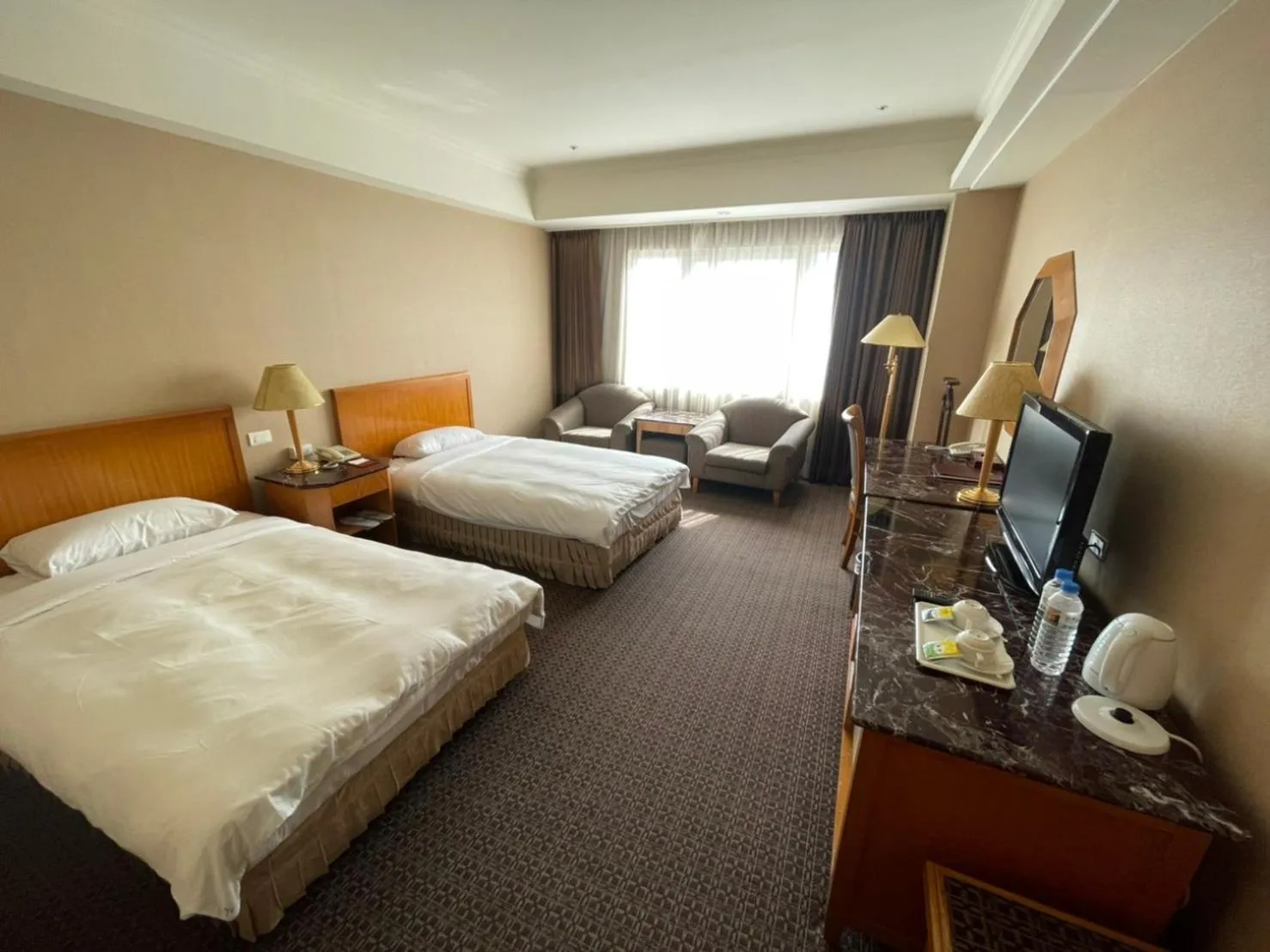 Standard Twin Room in Chuto Plaza Hotel