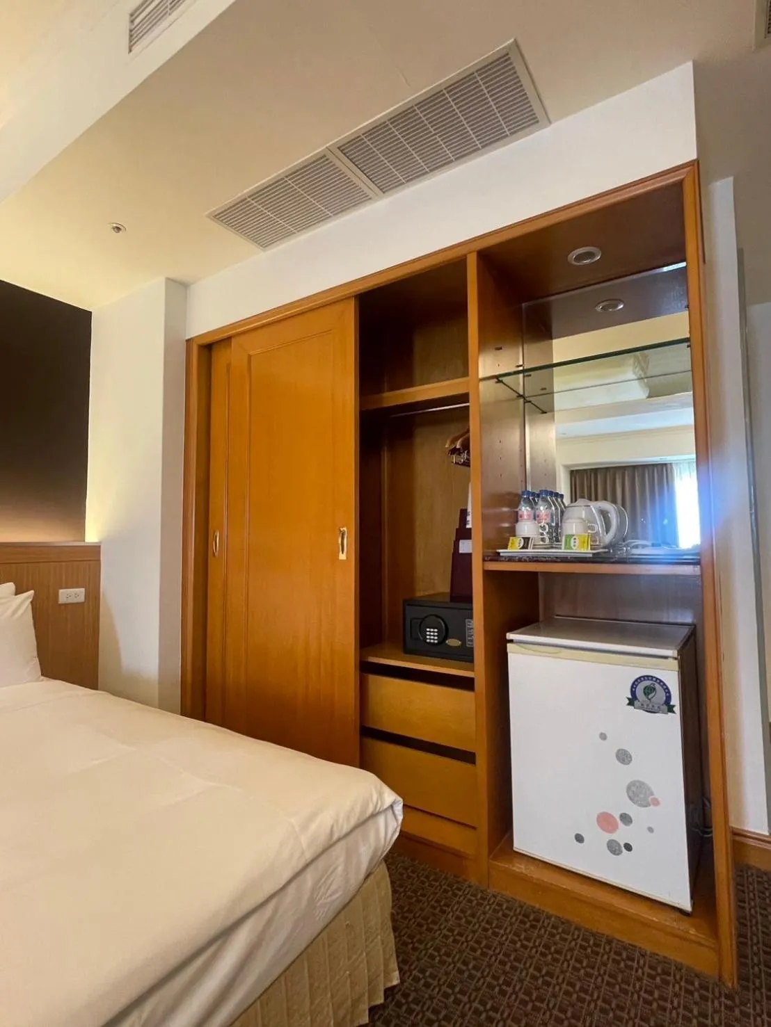 minibar, Bed in Chuto Plaza Hotel