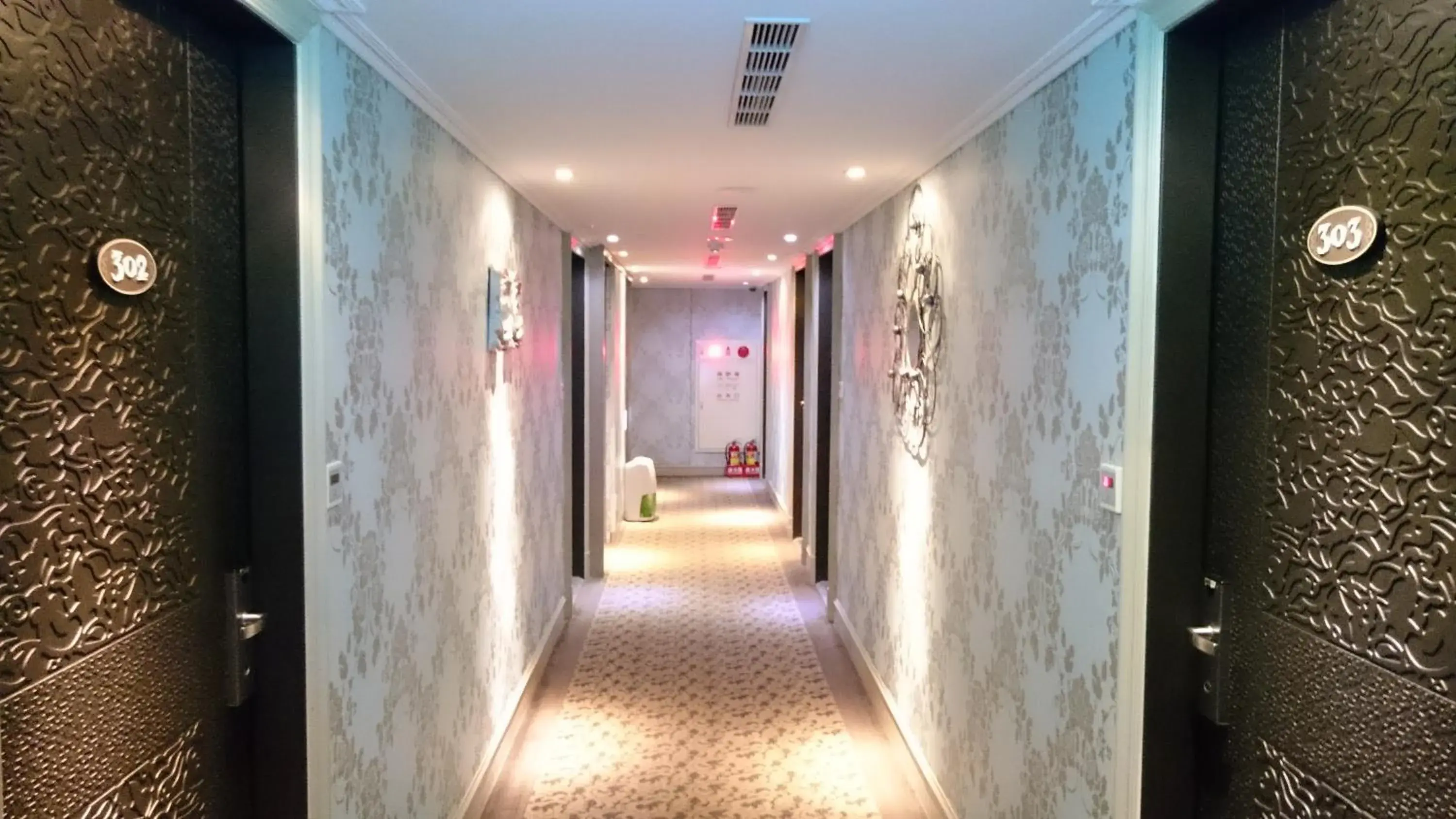 On site in MRT Hotel On site in MRT Hotel