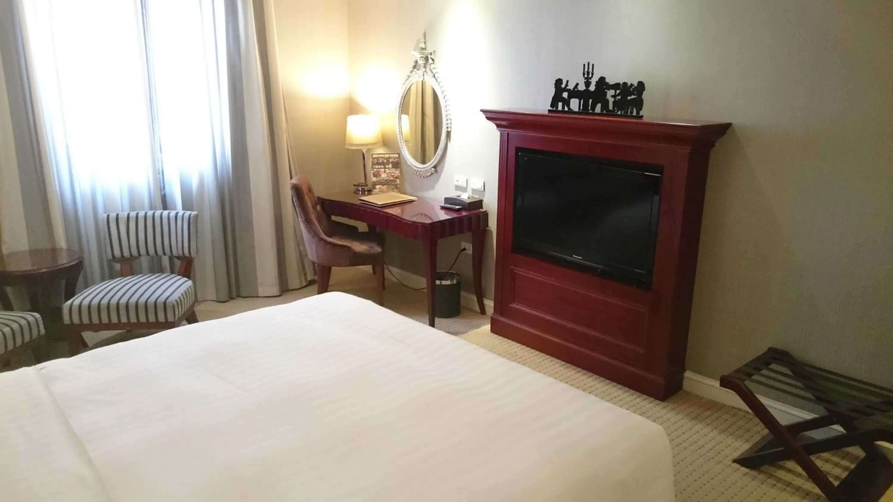 Decorative detail, Bed in MRT Hotel