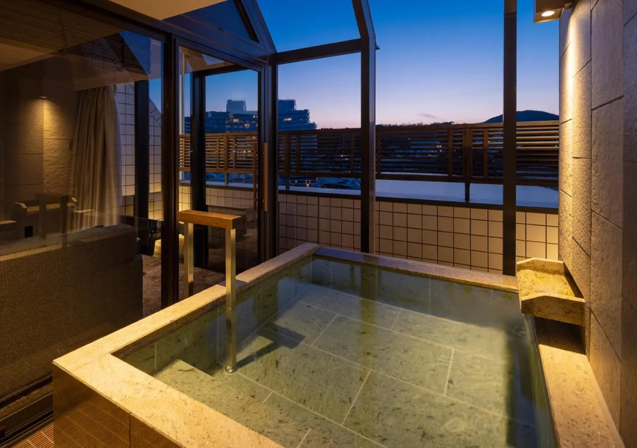 Hot Spring Bath in Shimahana