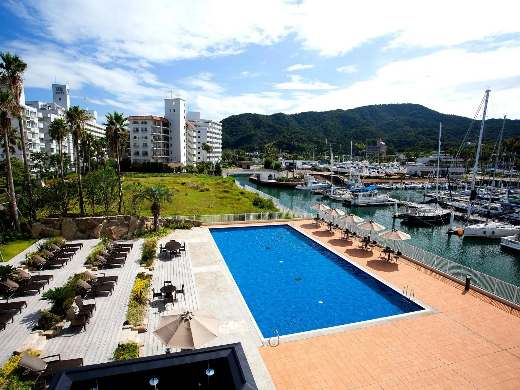 Swimming pool in Shimahana