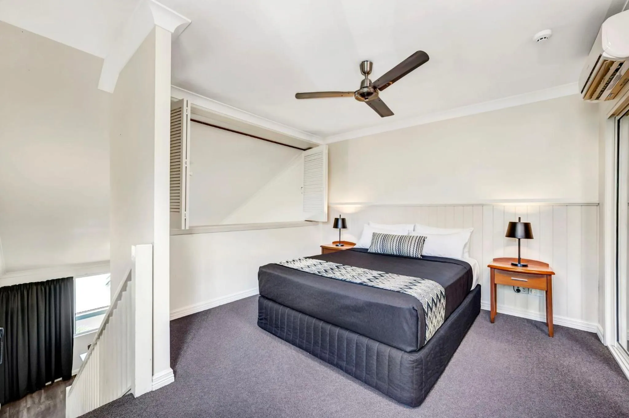 Bed in City Oasis Inn Townsville, SureStay Collection by BW