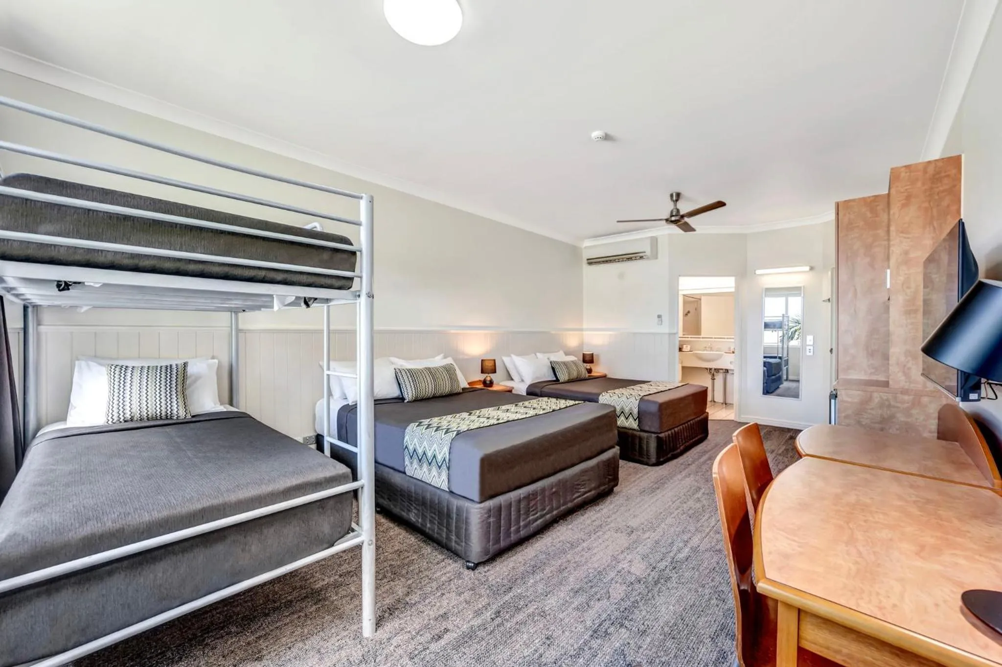 Bed in City Oasis Inn Townsville, SureStay Collection by BW