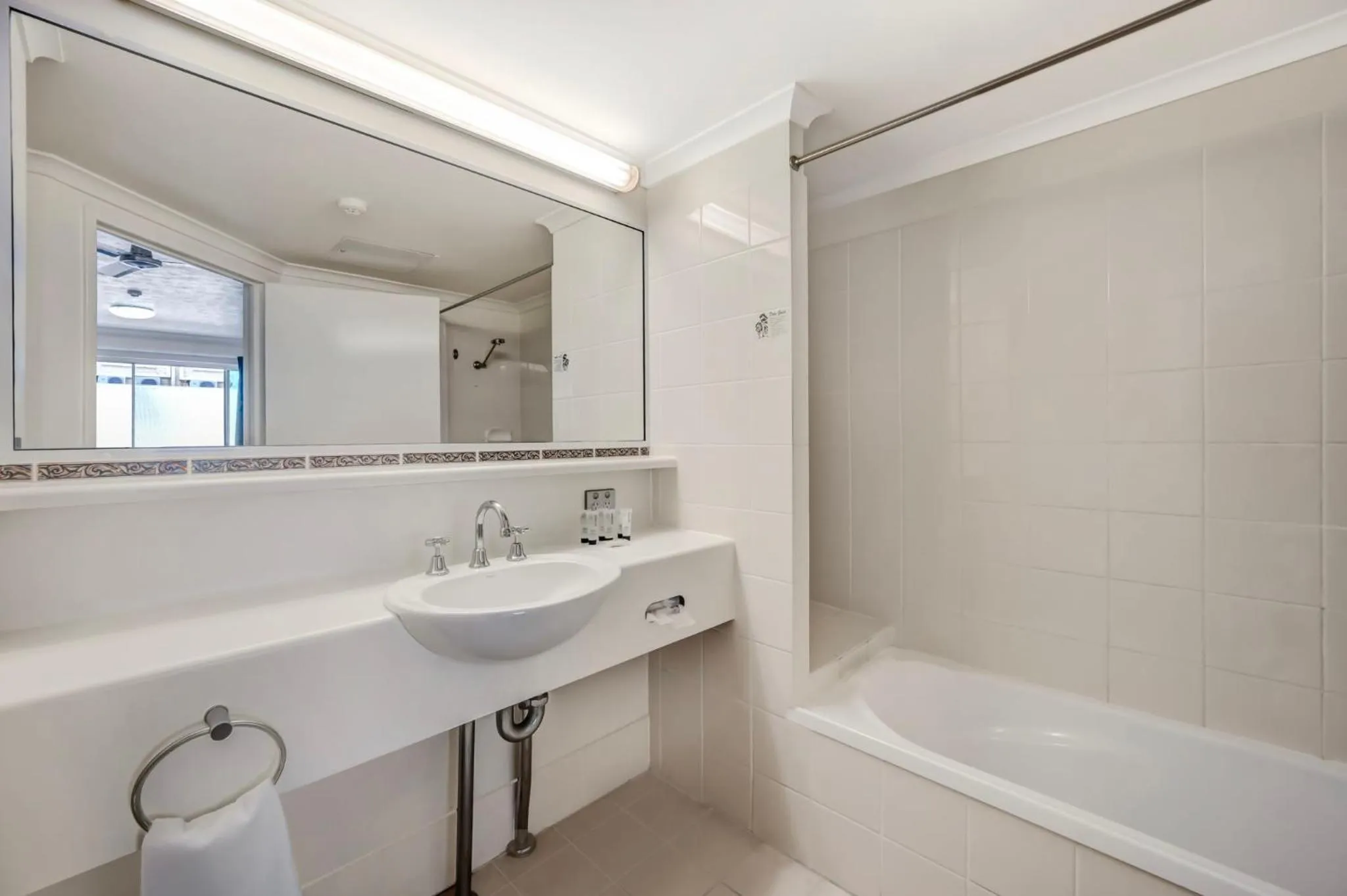 City Oasis Inn Townsville, SureStay Collection by BW