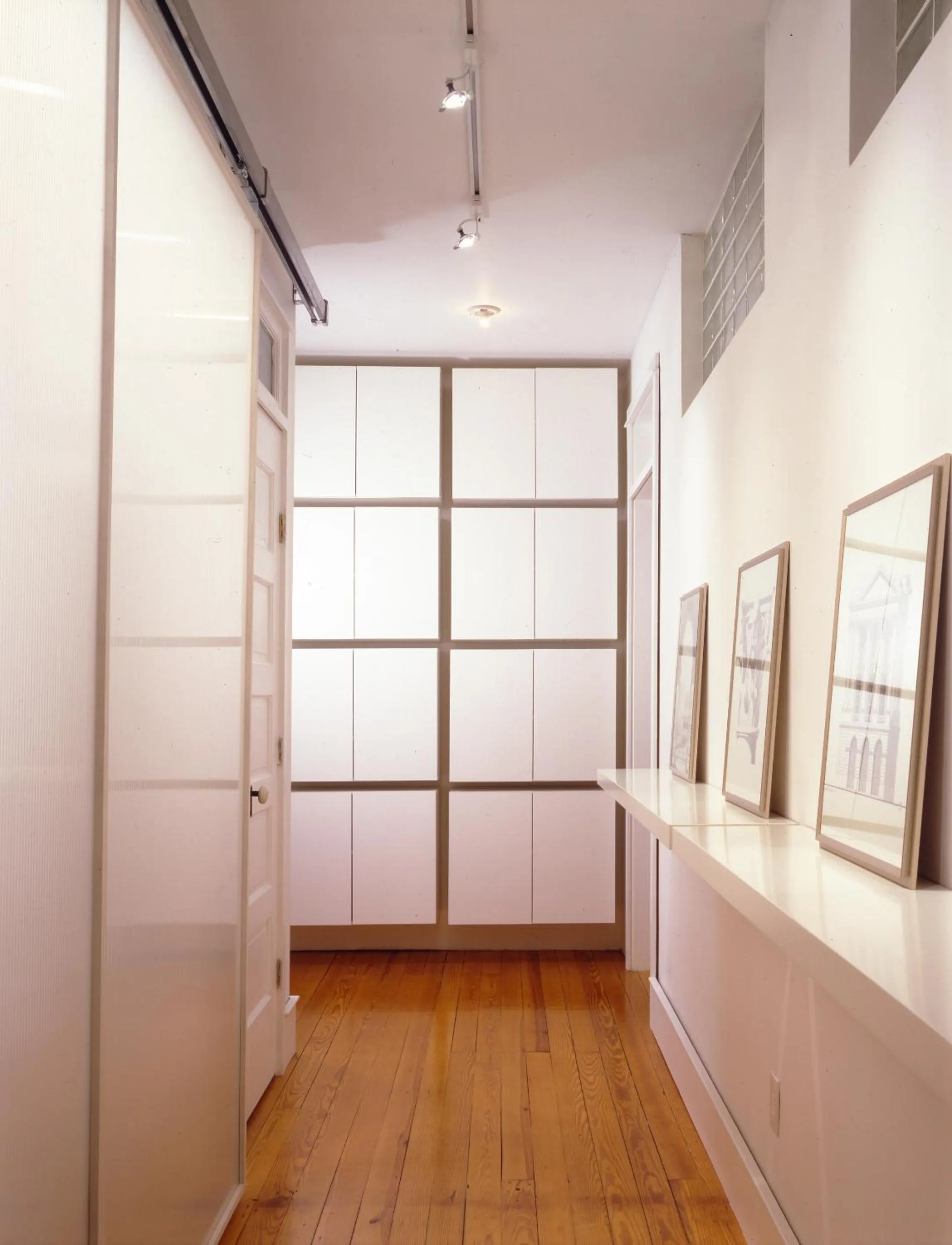 Area and facilities in THE STORE