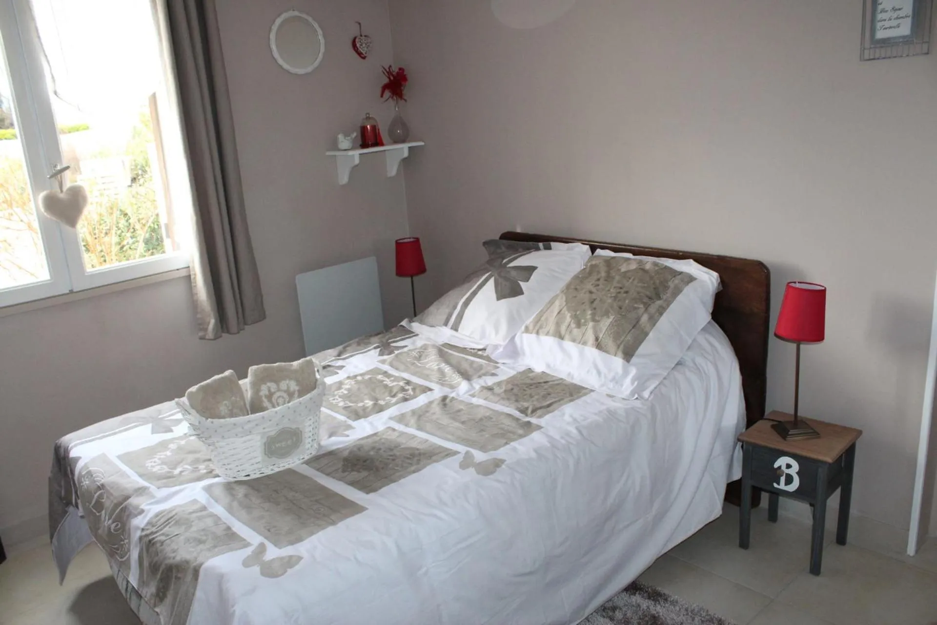 Bedroom, Bed in La Colombe