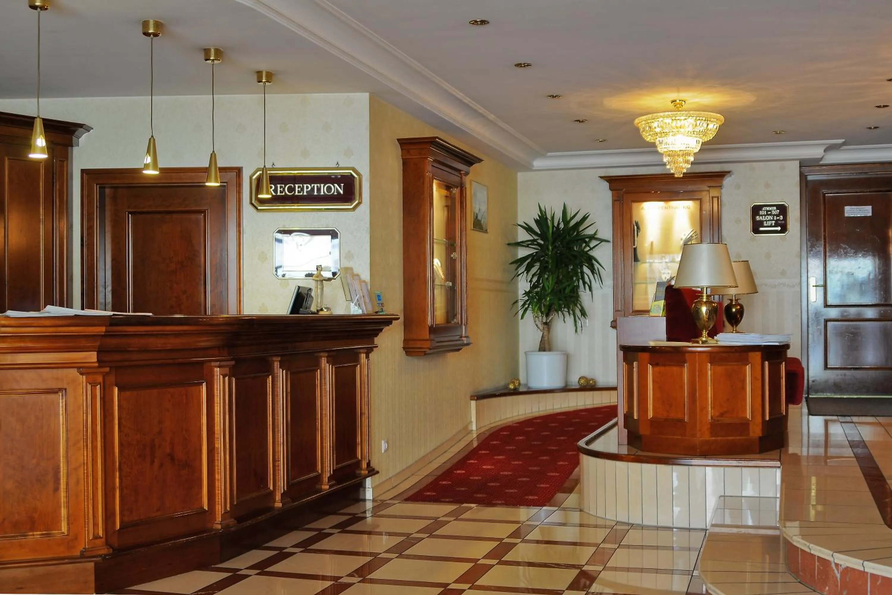 Lobby or reception in Parkhotel Idar-Oberstein