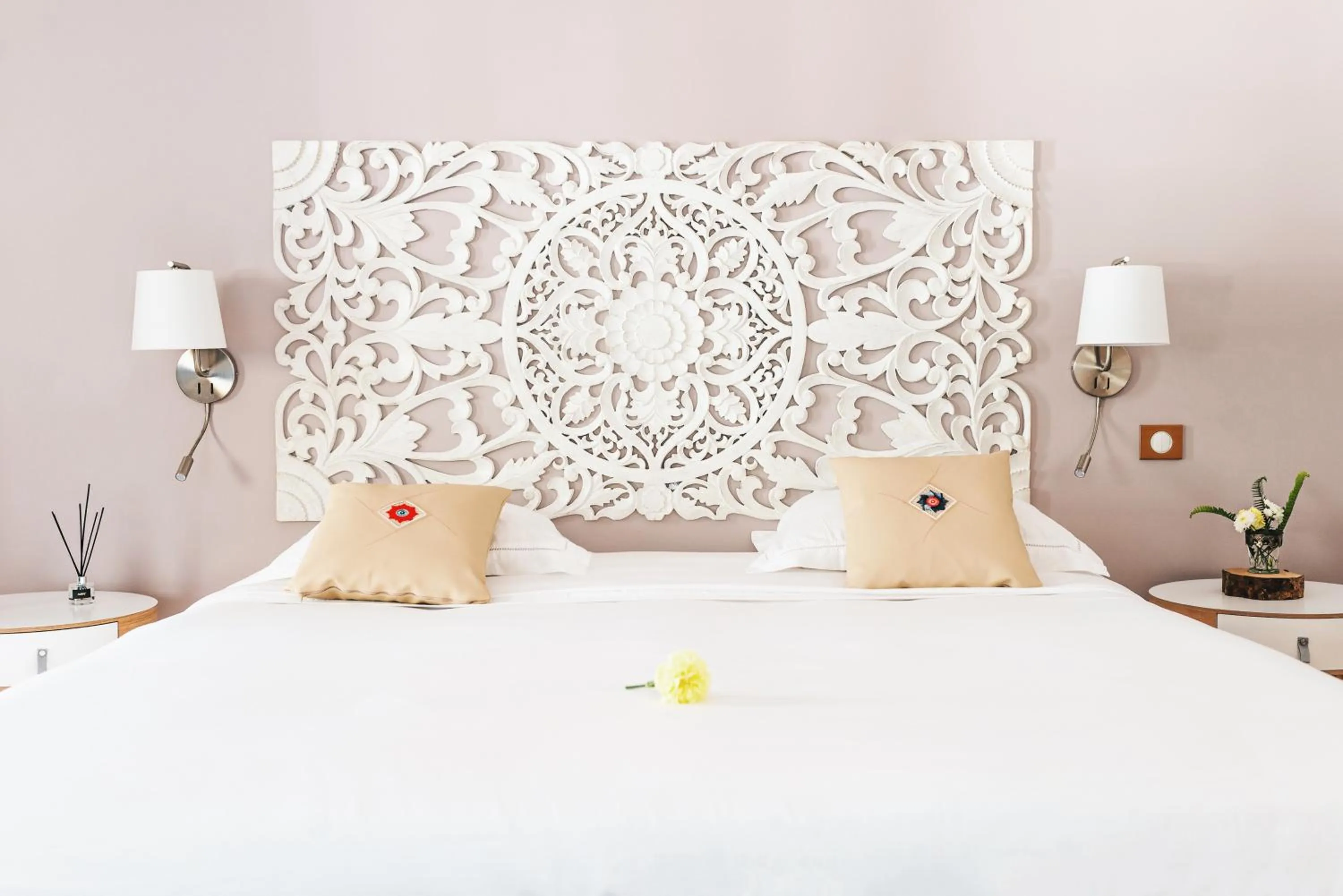 Bed in Tsilaosa Hôtel