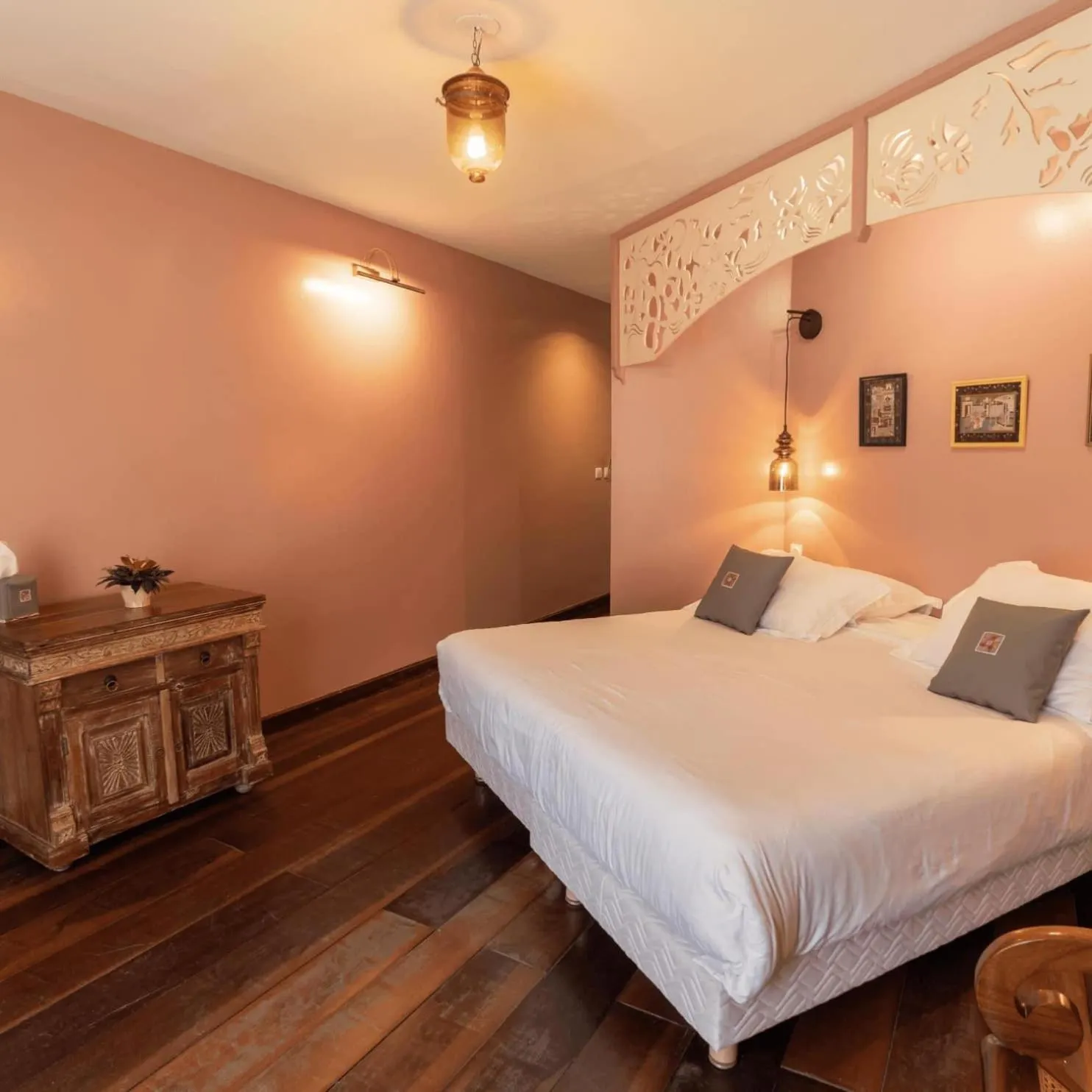 Bed in Tsilaosa Hôtel