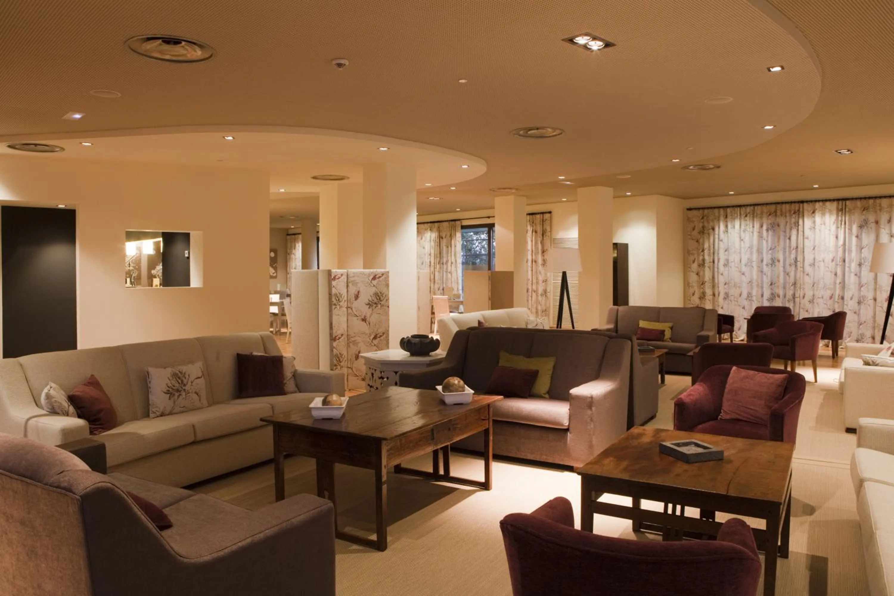 Lobby or reception in Vincci Valdecañas Golf