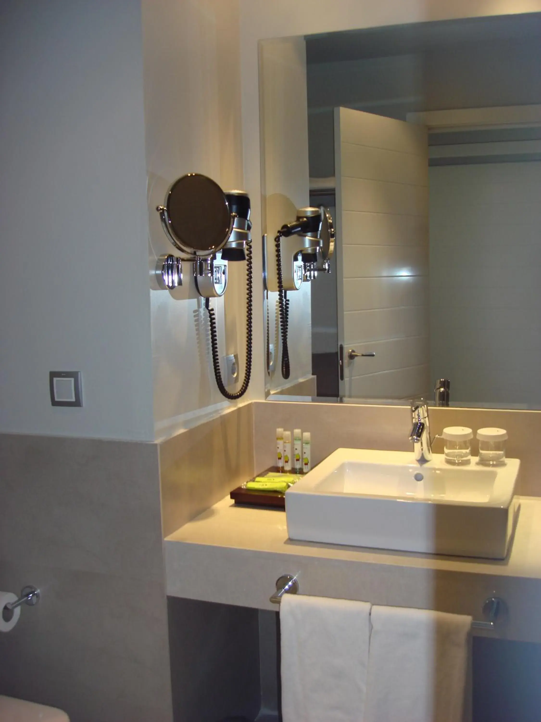 Bathroom in Vincci Valdecañas Golf Bathroom in Vincci Valdecañas Golf