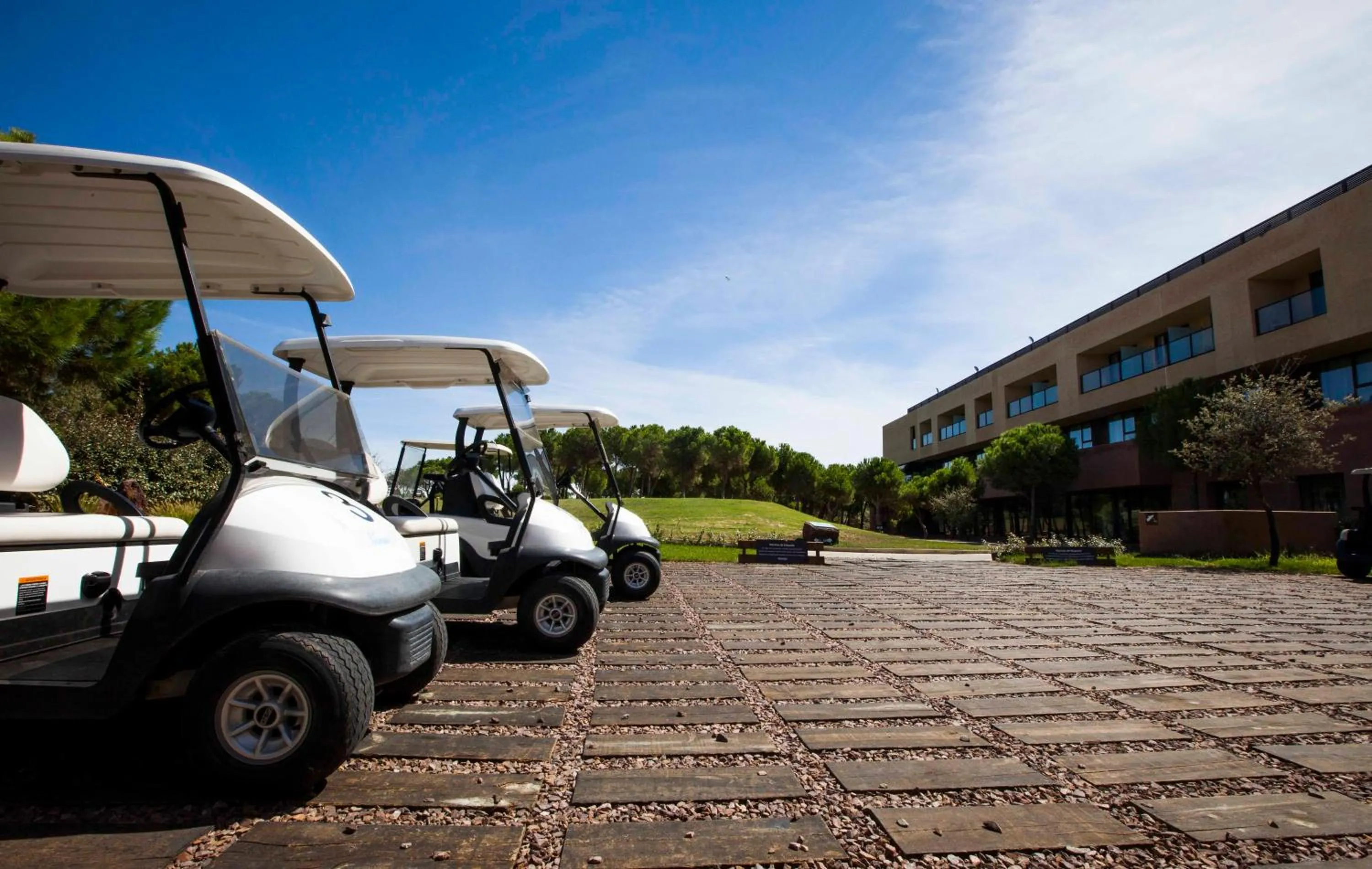 Facade/entrance in Vincci Valdecañas Golf
