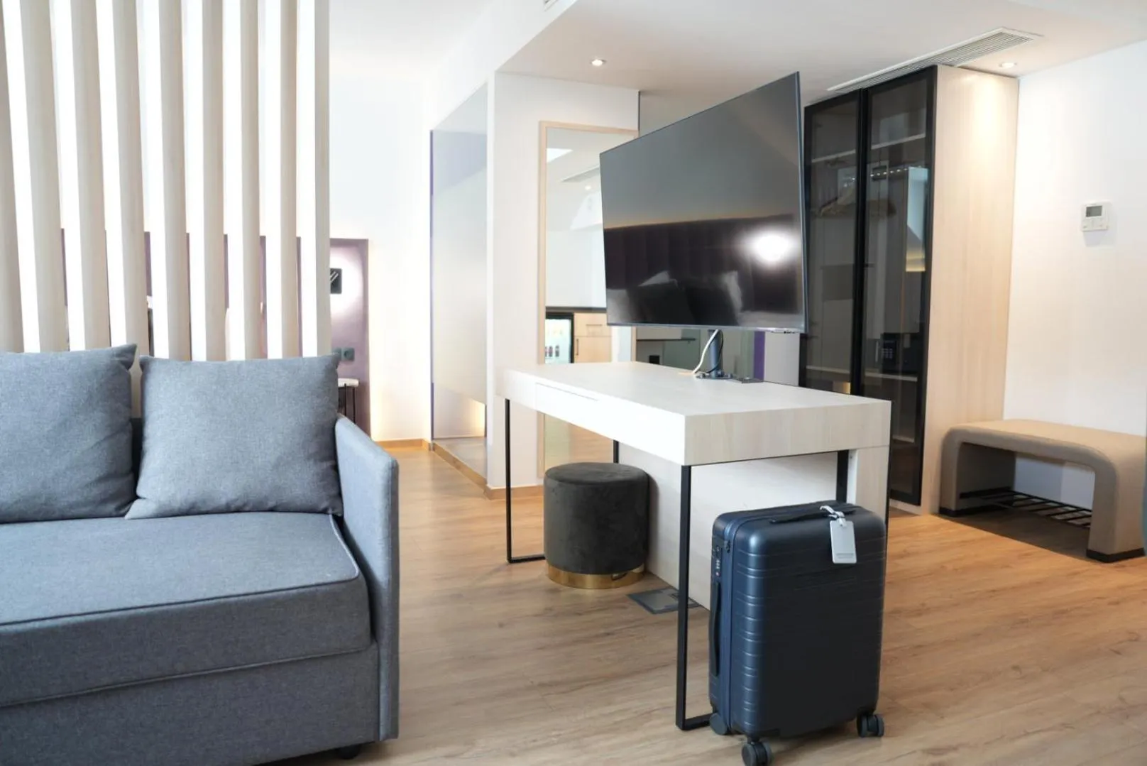 TV and multimedia in Bayer's City Hotel