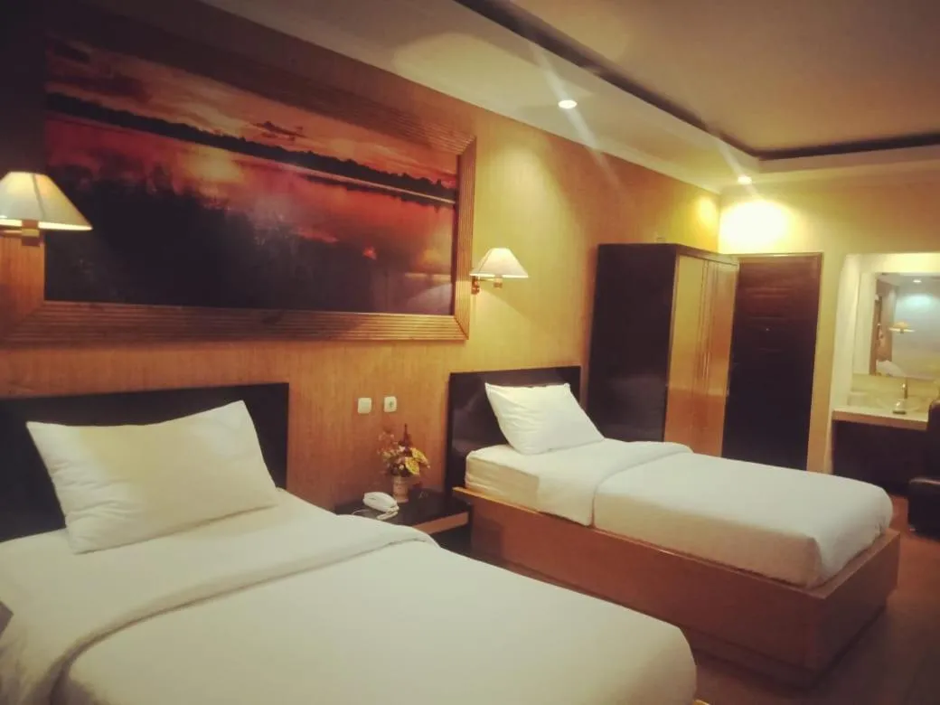 Bed in Hotel Kencana Rembang