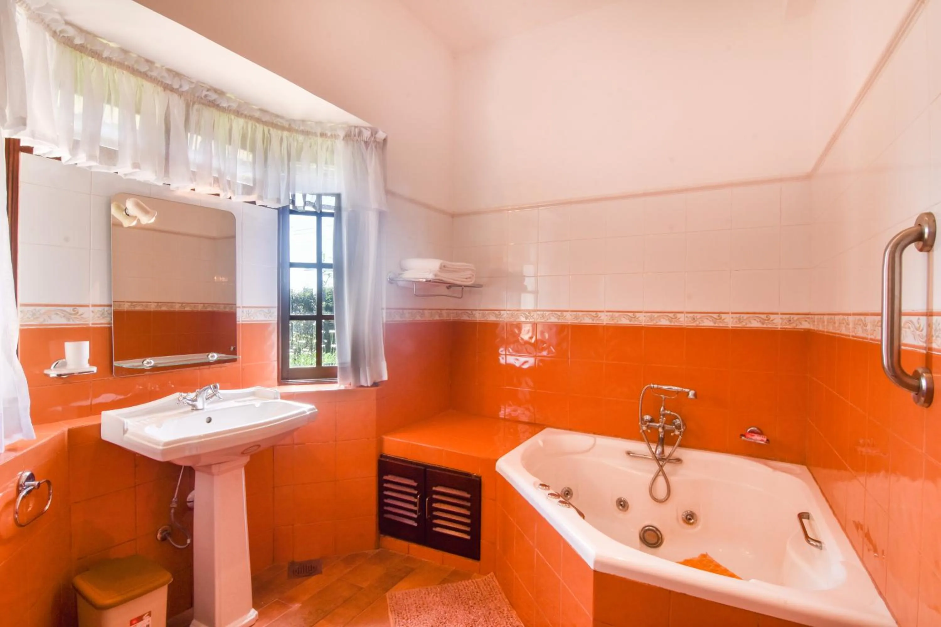 Bathroom in The Glenmor Bungalow