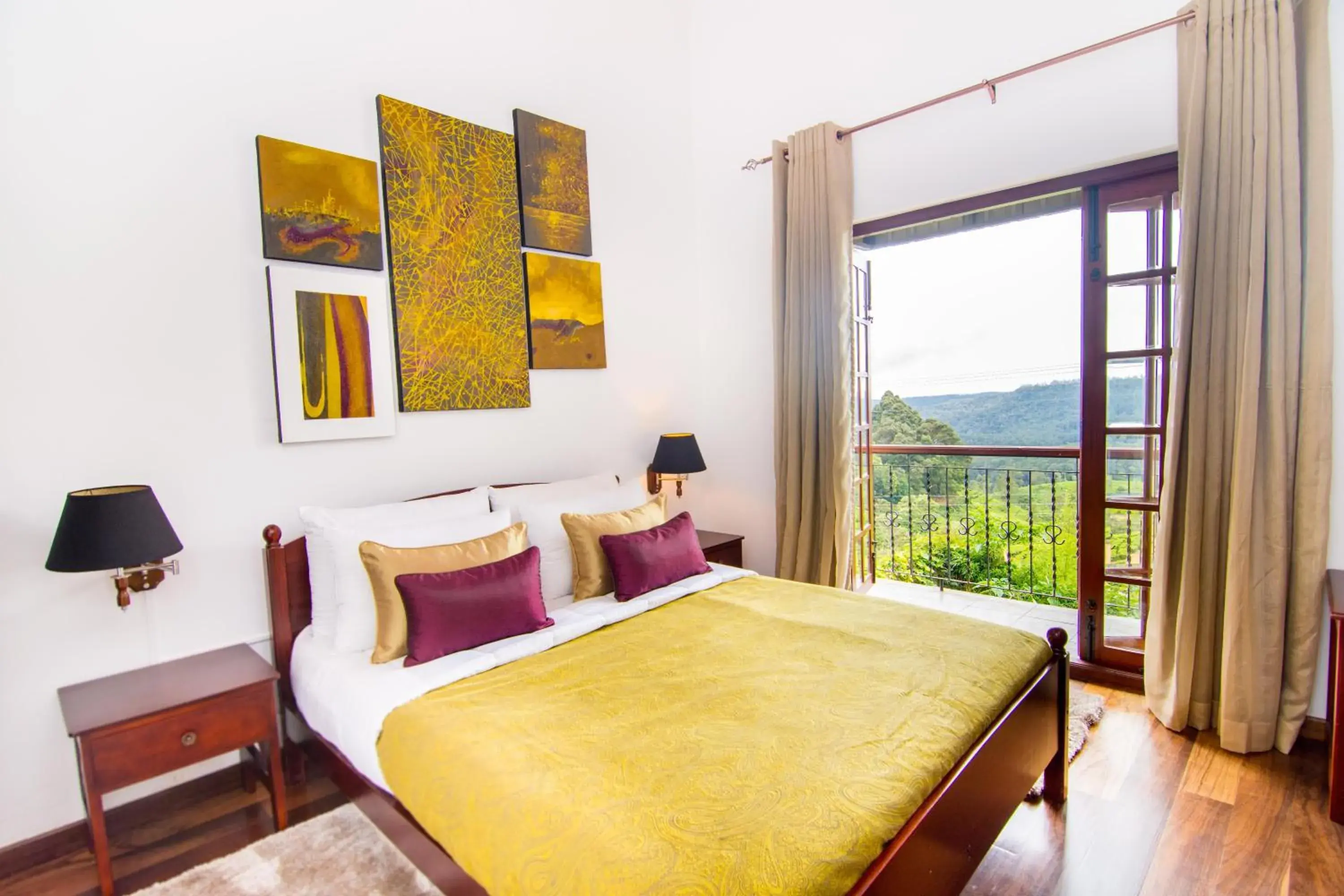 Double Room with Balcony in The Glenmor Bungalow Double Room with Balcony in The Glenmor Bungalow