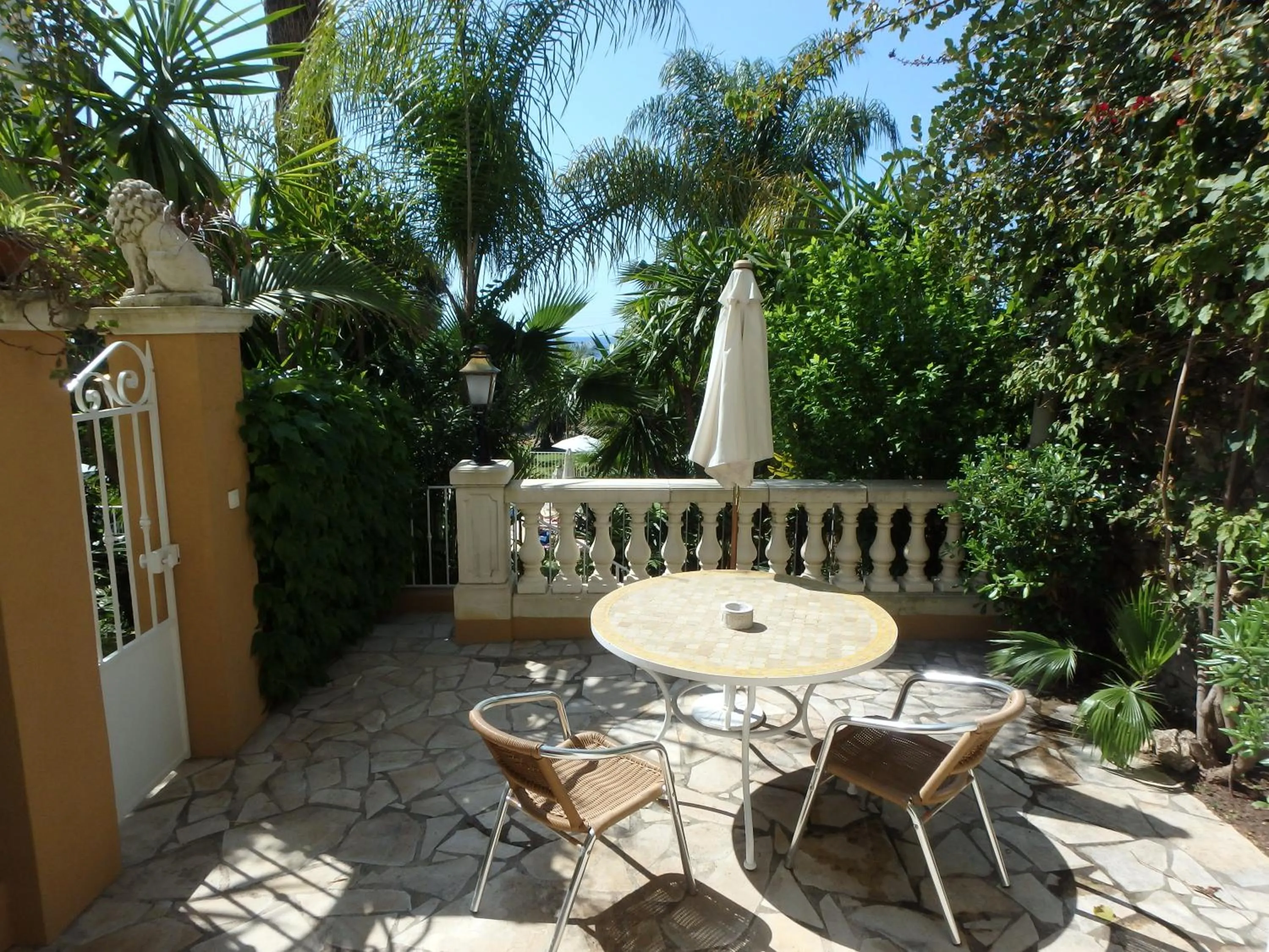 Patio in Residence Veles Plage