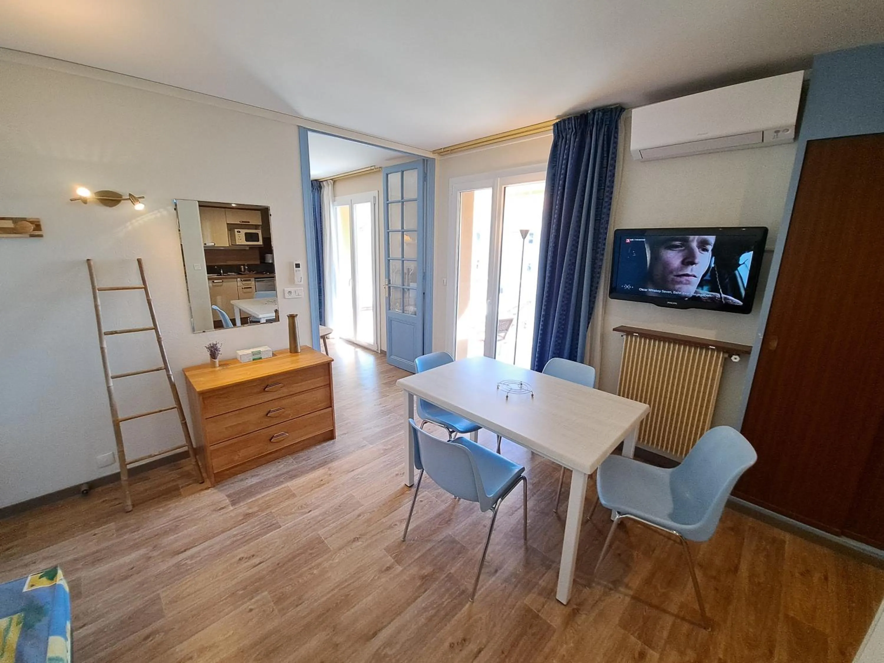 Dining area in Residence Veles Plage