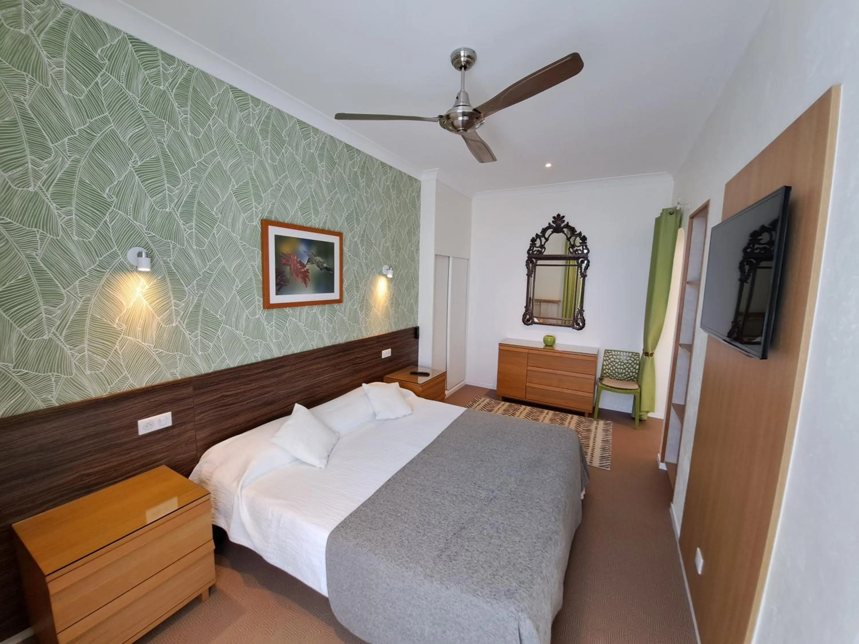 Photo of the whole room, Bed in Residence Veles Plage