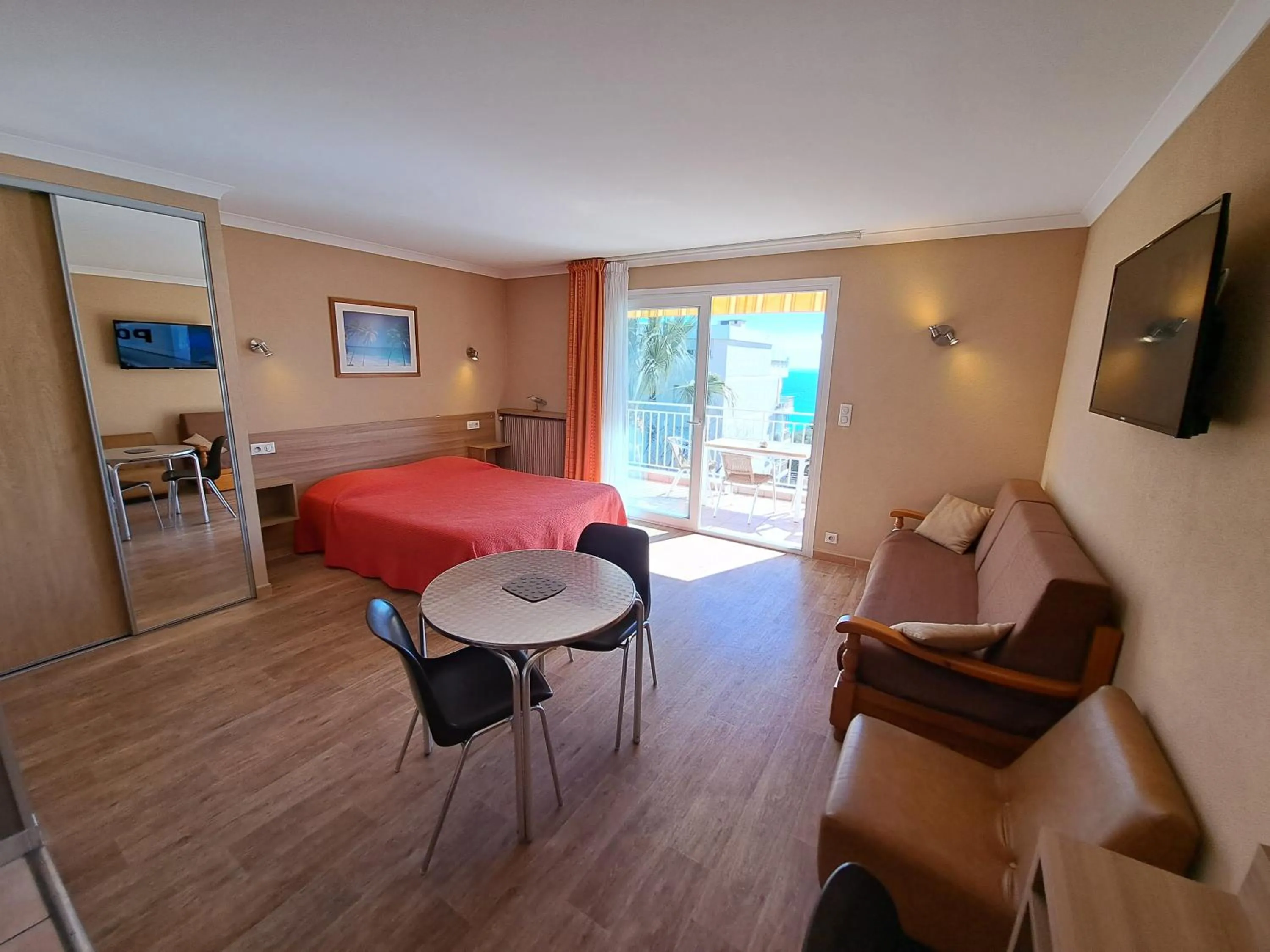 Bedroom, Bed in Residence Veles Plage