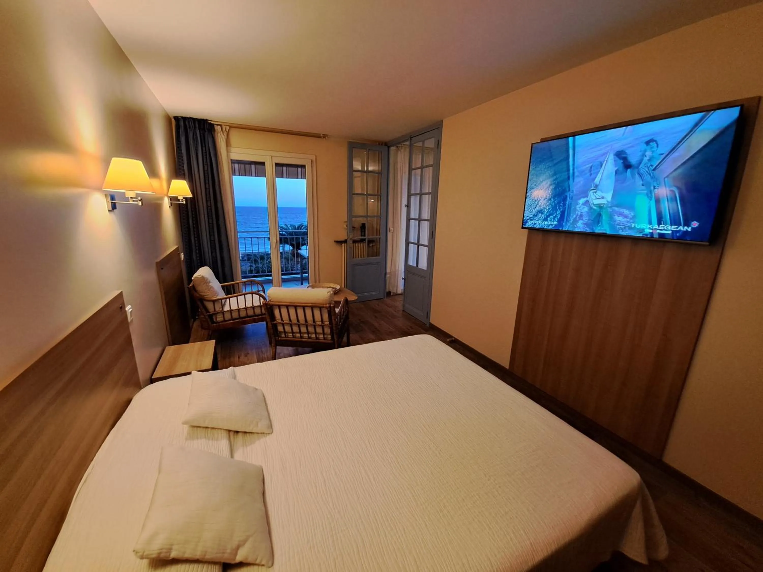 Photo of the whole room, Bed in Residence Veles Plage