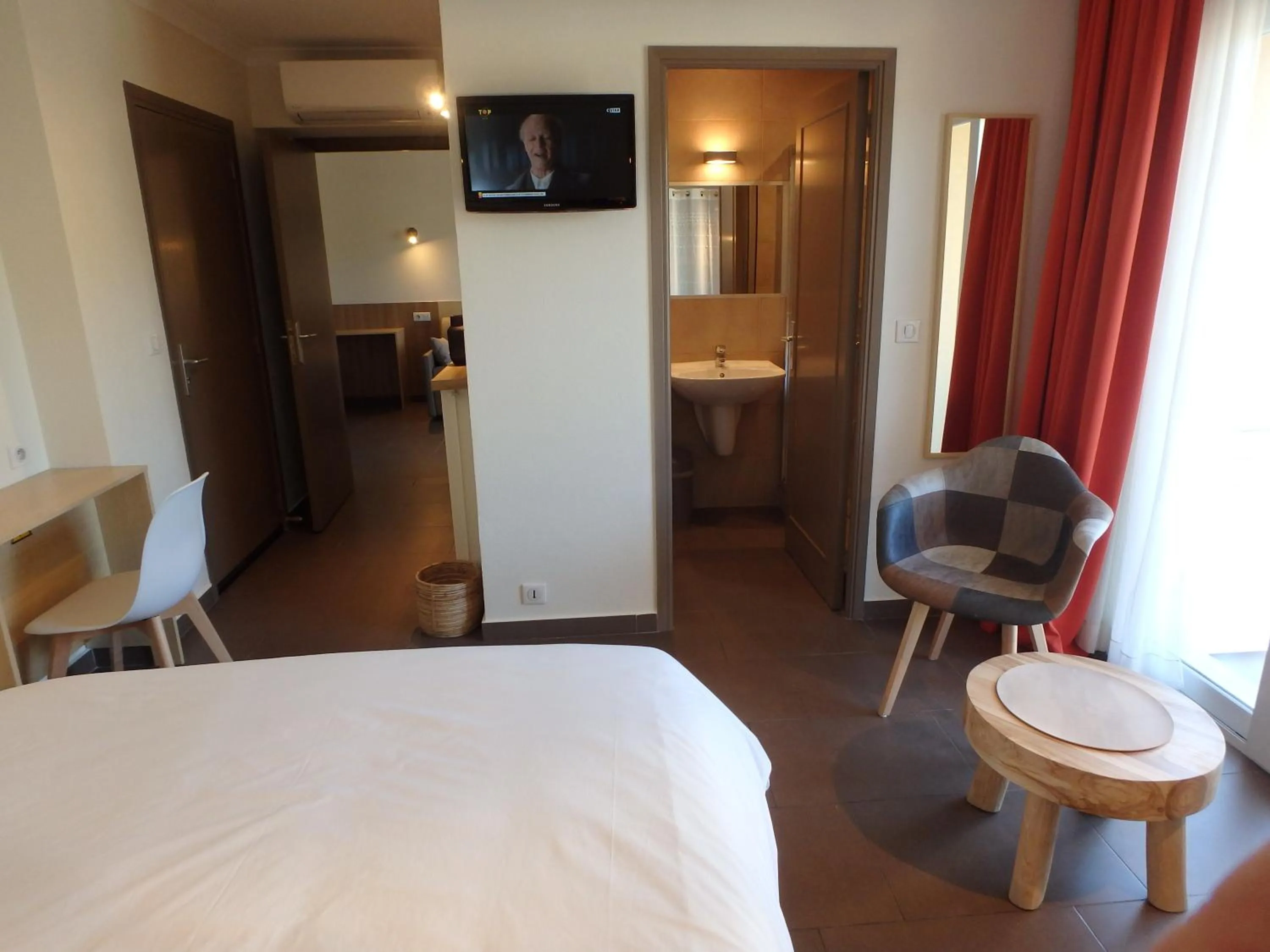 Photo of the whole room, Bed in Residence Veles Plage
