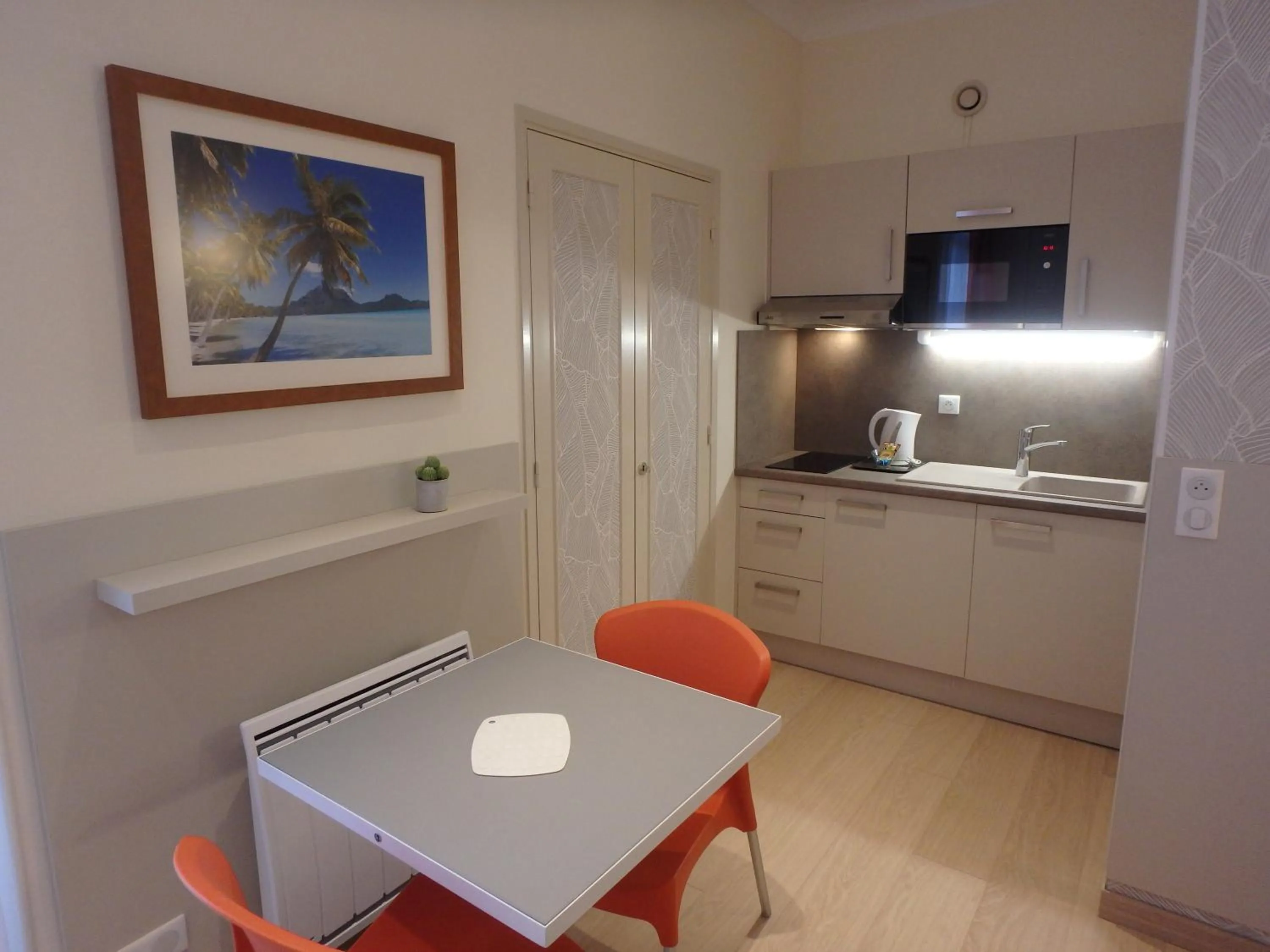 Kitchen or kitchenette in Residence Veles Plage