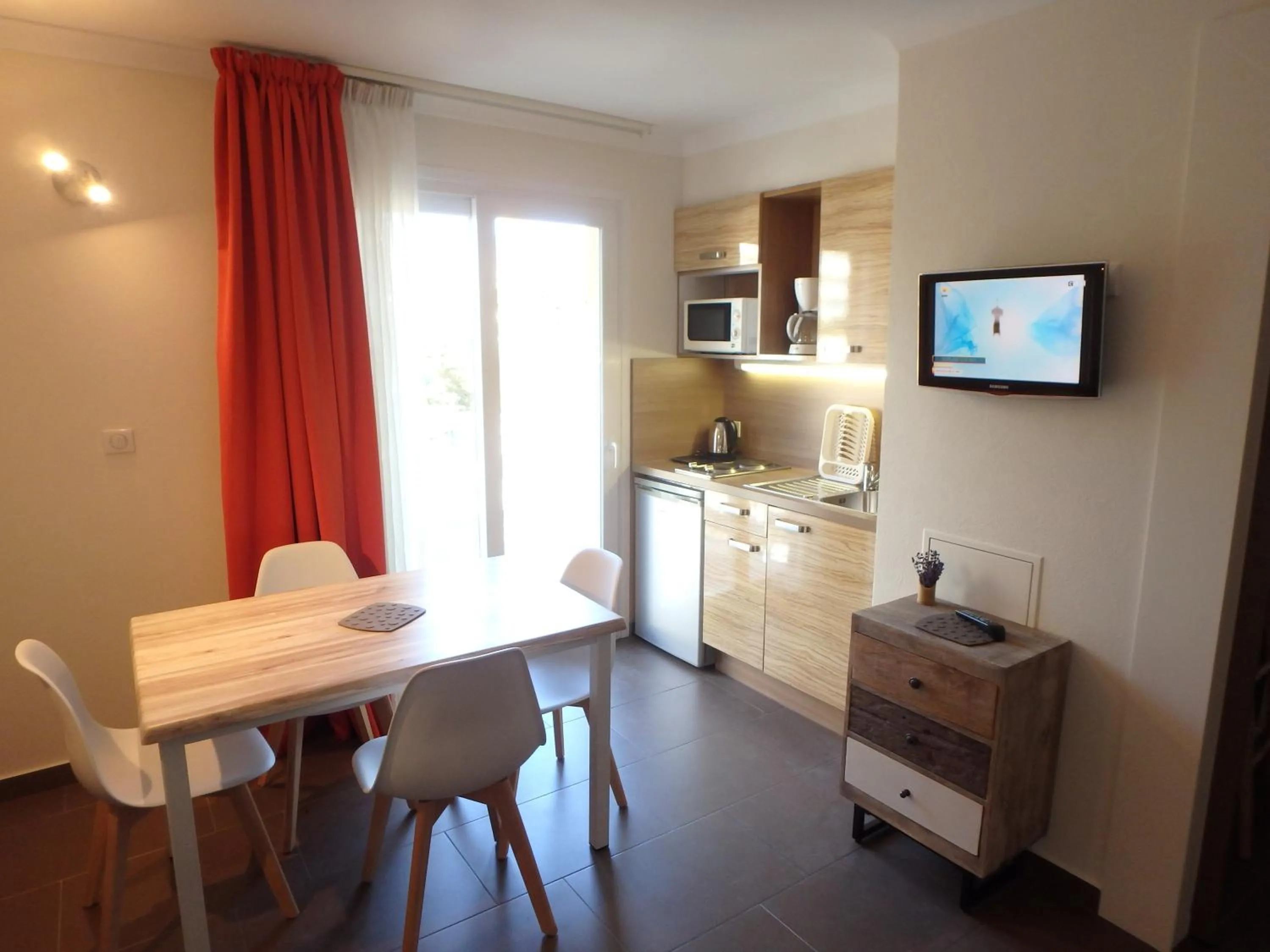 Kitchen or kitchenette in Residence Veles Plage