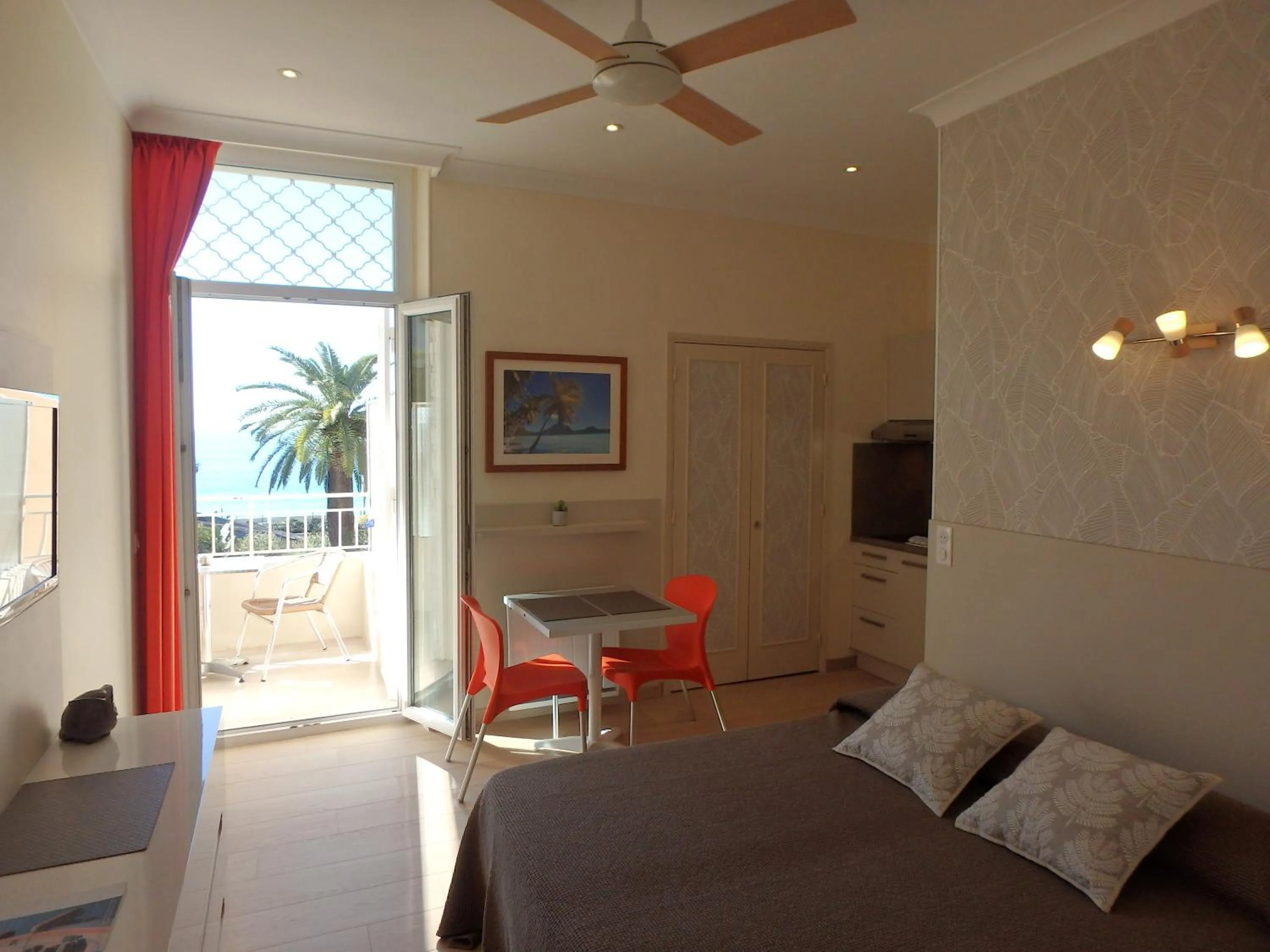 Photo of the whole room in Residence Veles Plage