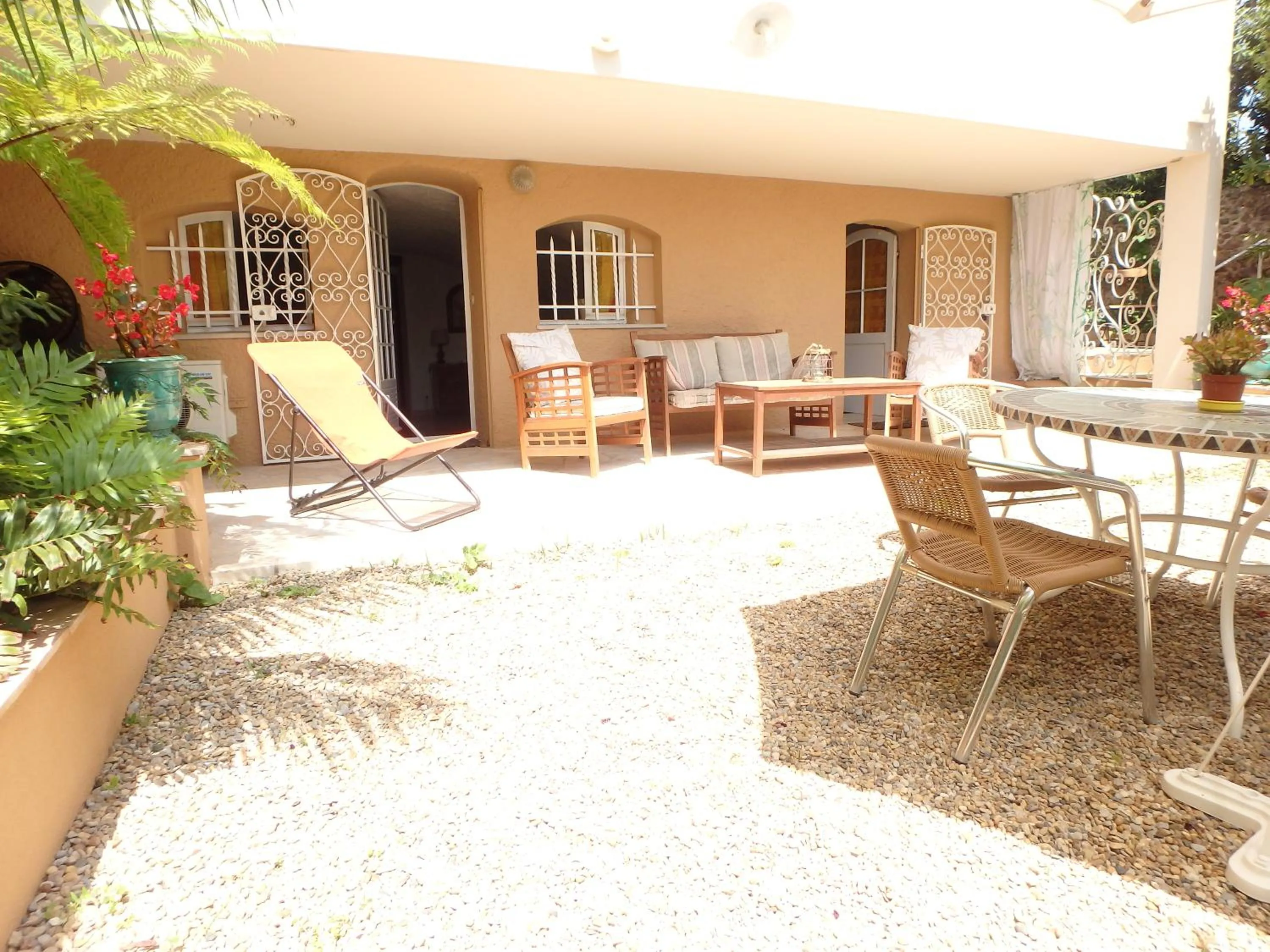Patio in Residence Veles Plage