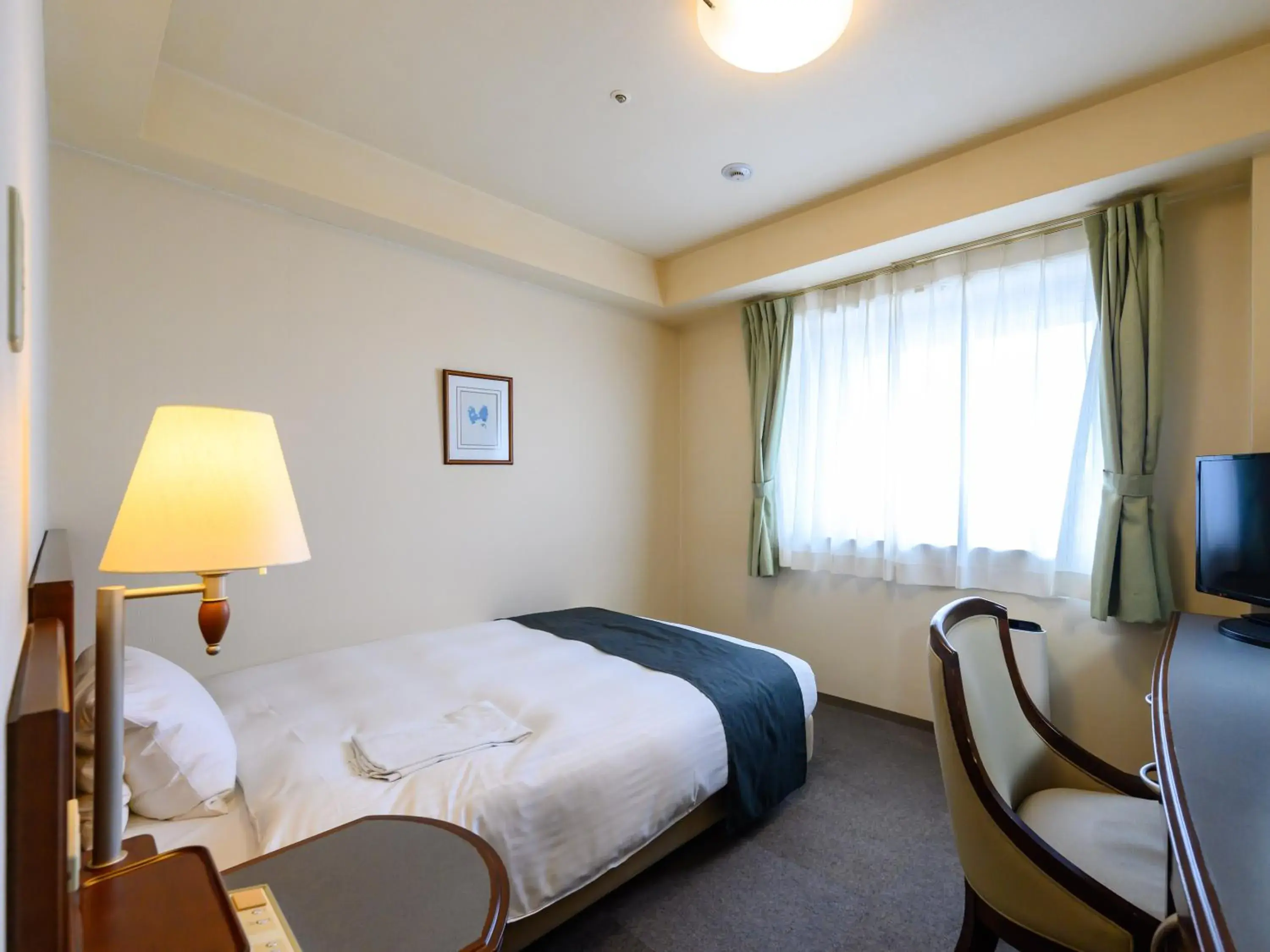 Photo of the whole room, Bed in Hotel Green Park Tsu Photo of the whole room, Bed in Hotel Green Park Tsu