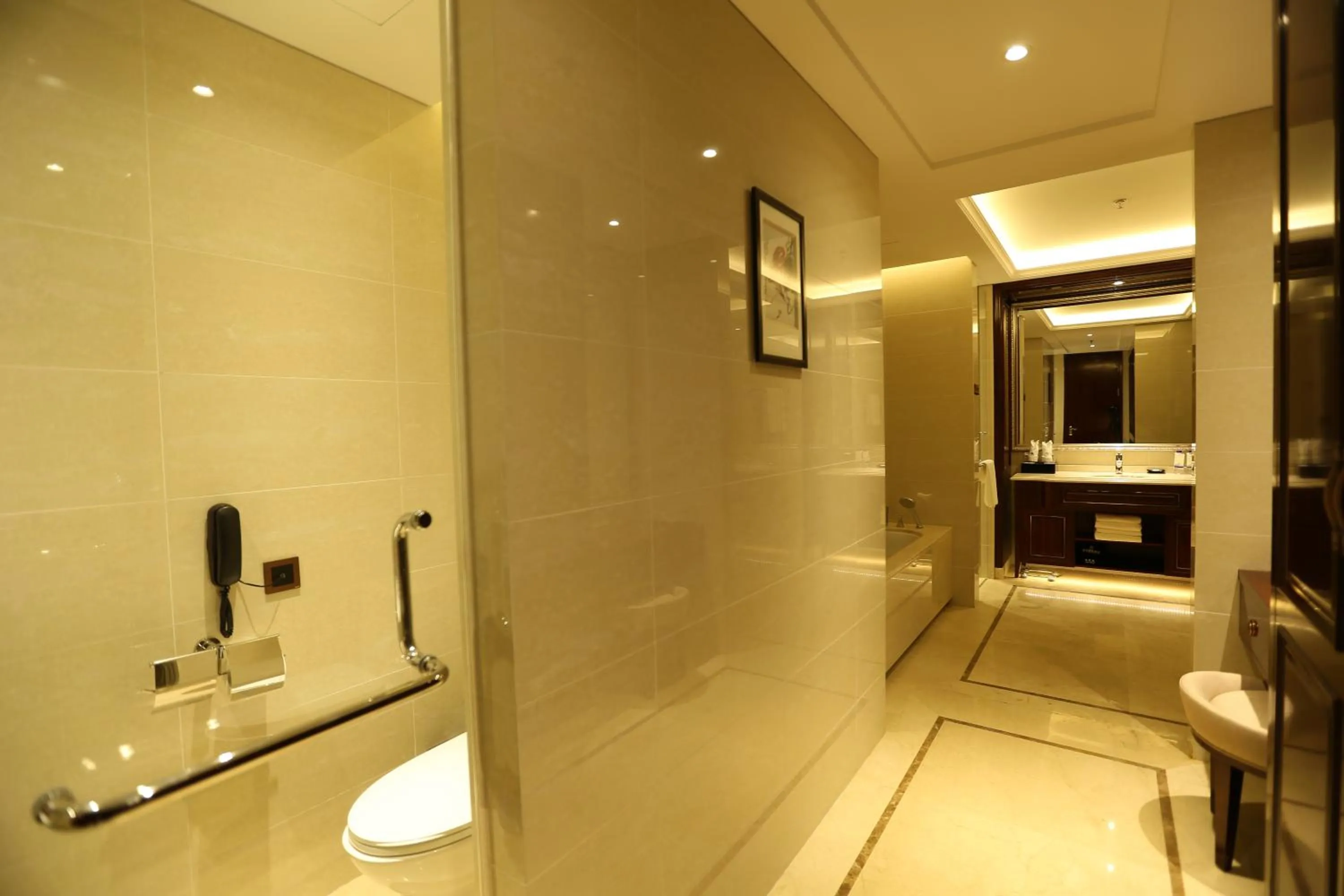 Photo of the whole room in Xi'an Lanxi International Hotel