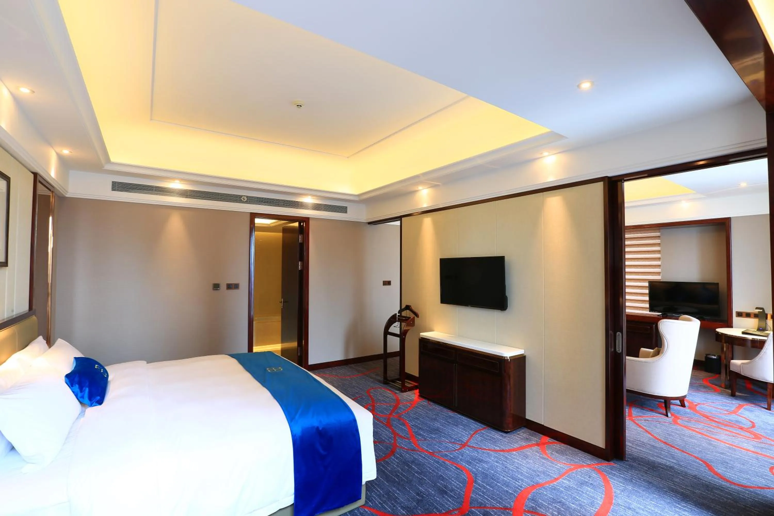 Photo of the whole room, Bed in Xi'an Lanxi International Hotel