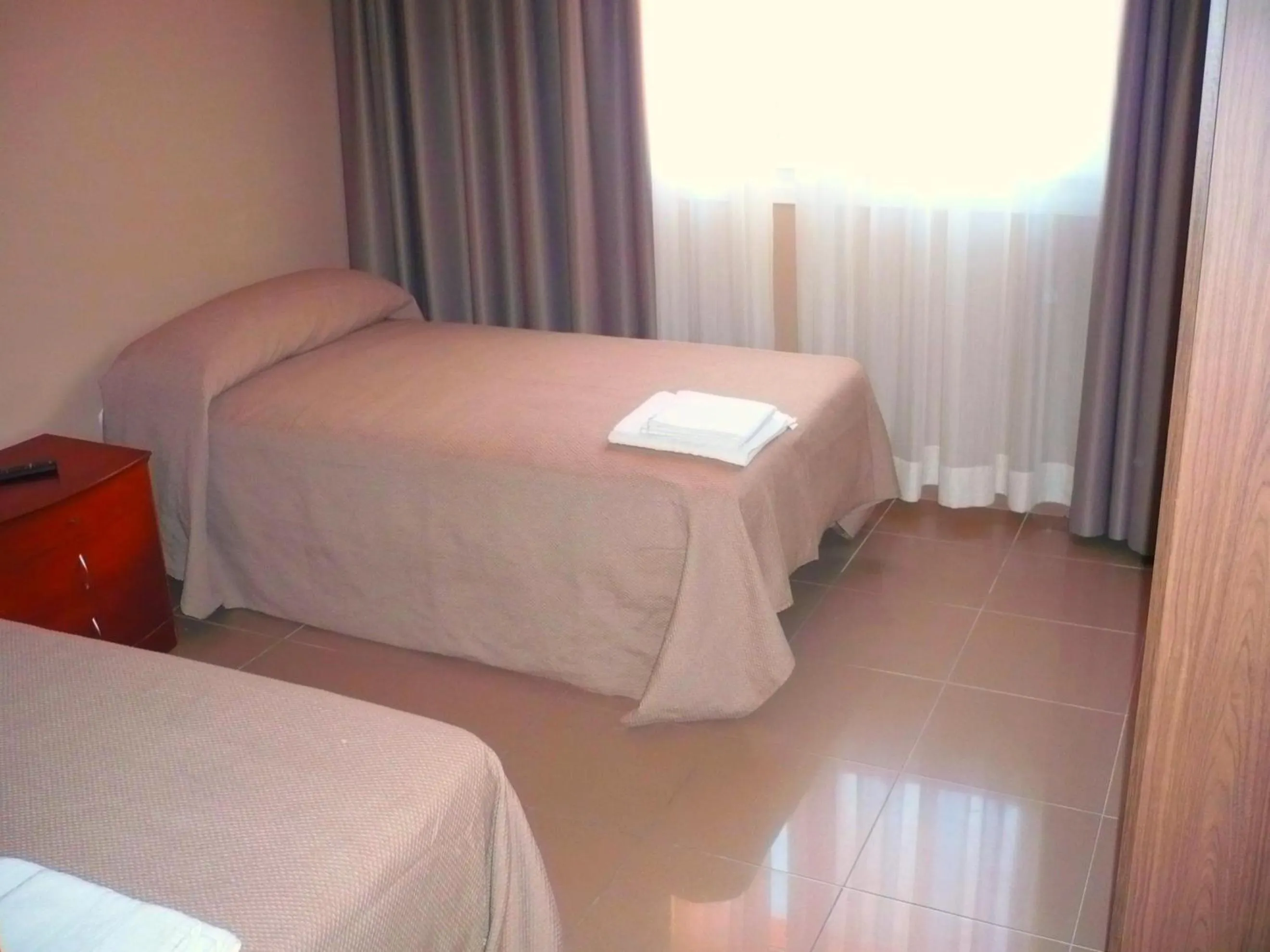 Photo of the whole room, Bed in Pensión Bos