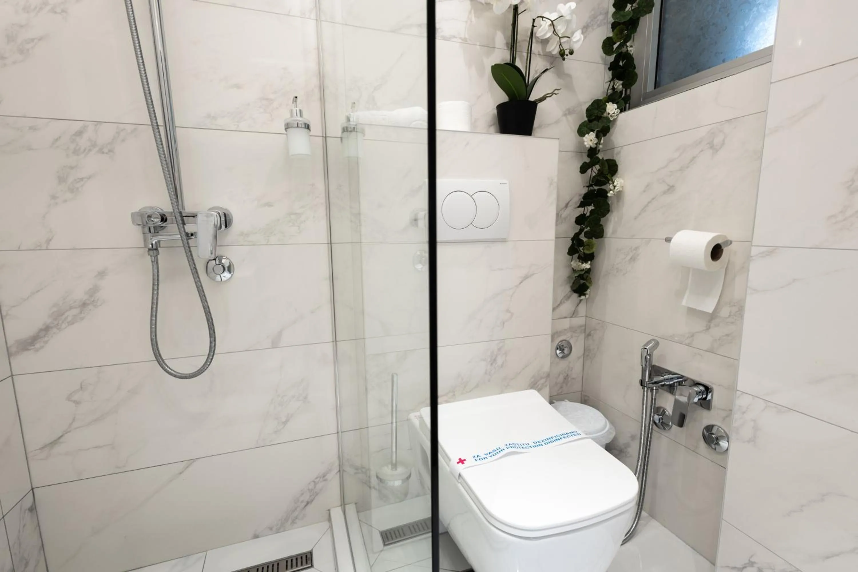 Shower in Garni Hotel Lotos