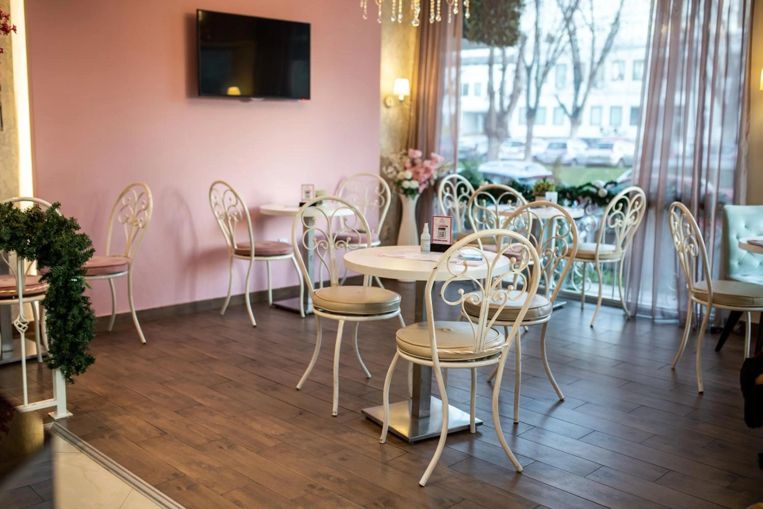 Restaurant/places to eat in Garni Hotel Lotos