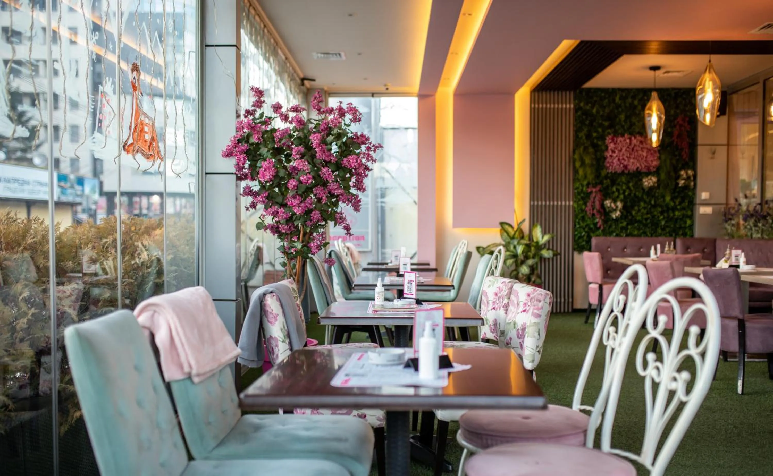 Restaurant/places to eat in Garni Hotel Lotos