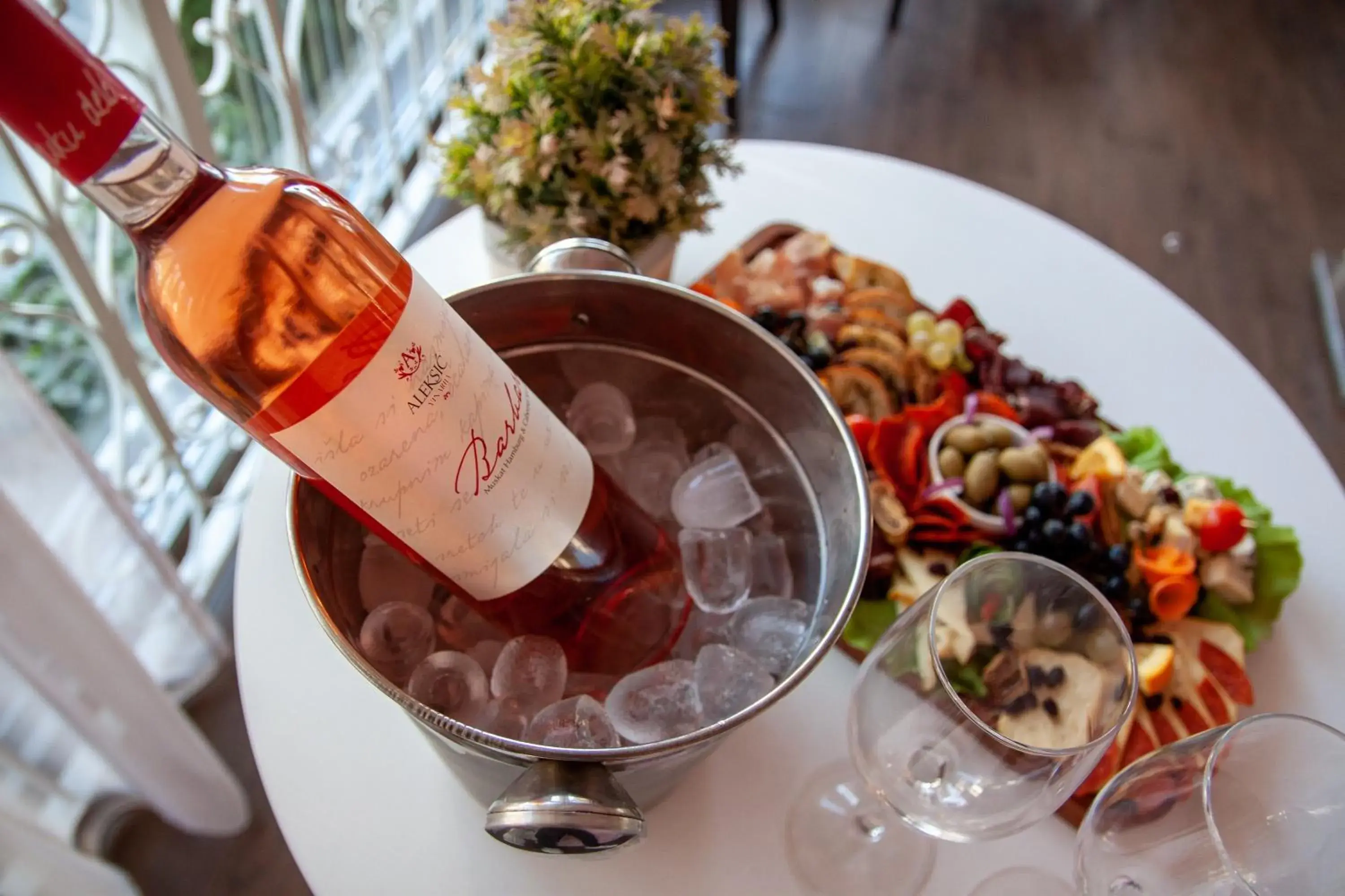 Food and drinks in Garni Hotel Lotos Food and drinks in Garni Hotel Lotos