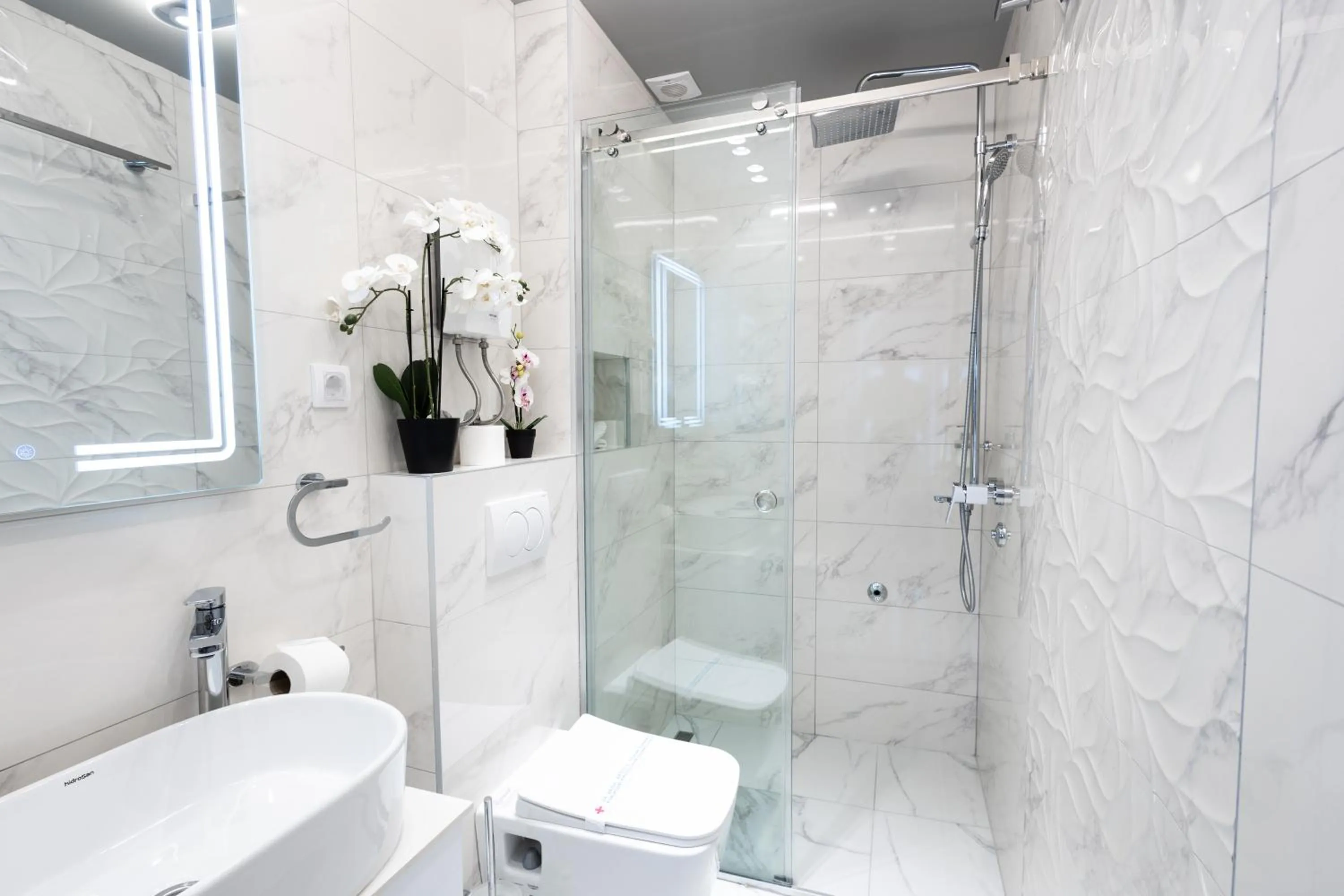 Shower in Garni Hotel Lotos