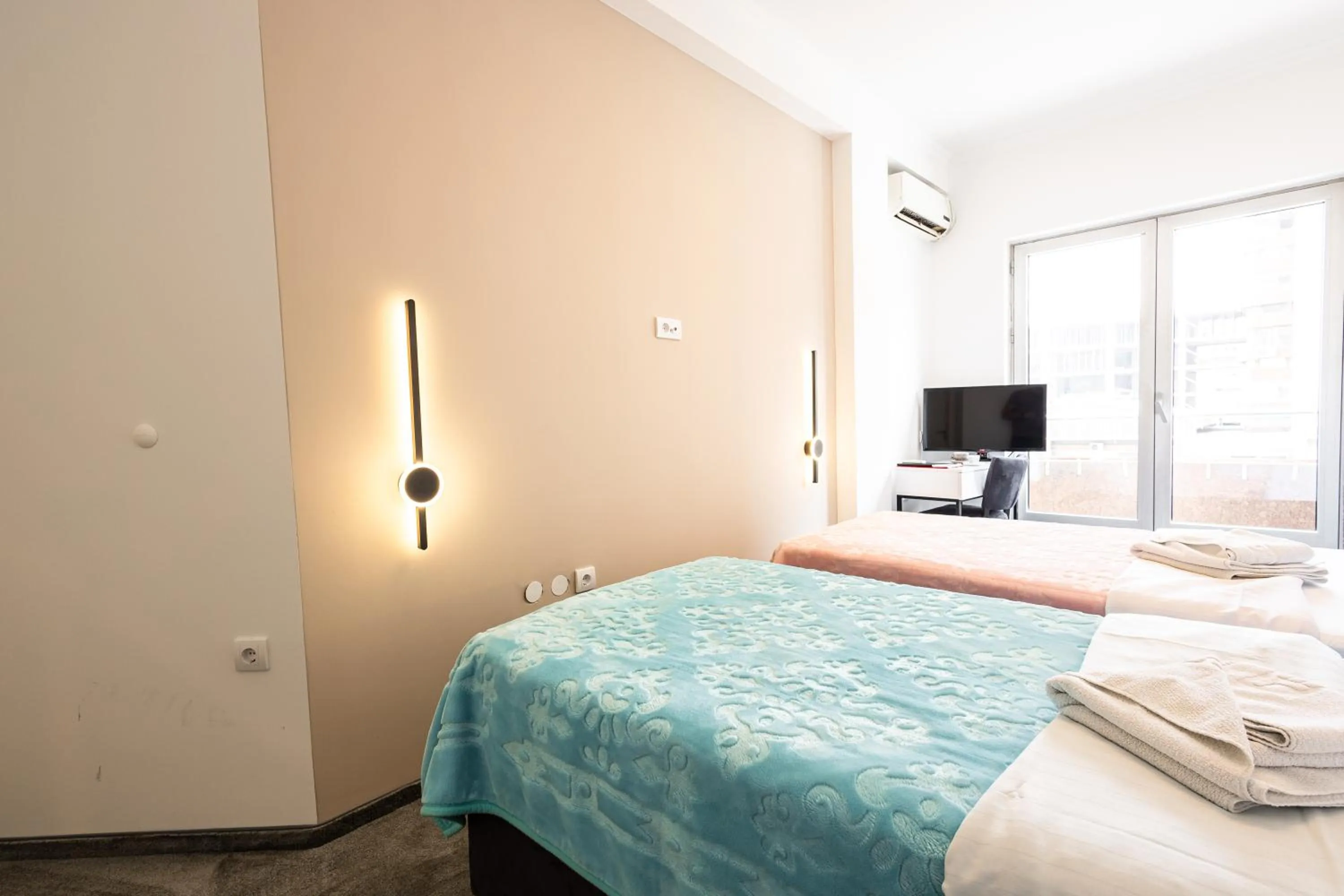 TV and multimedia, Bed in Garni Hotel Lotos