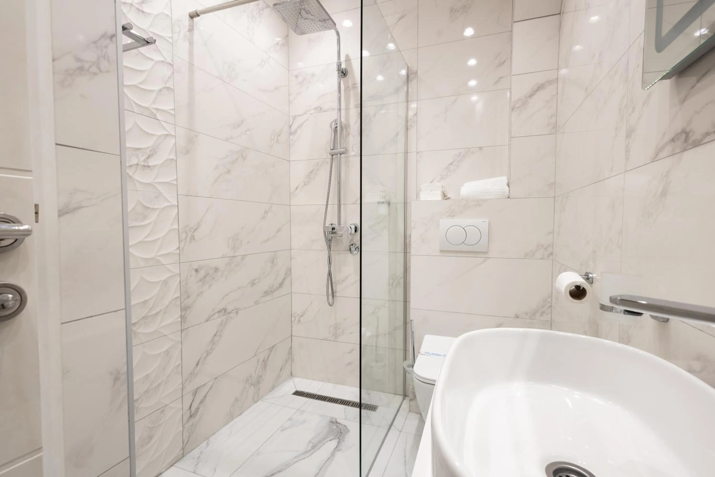 Shower in Garni Hotel Lotos