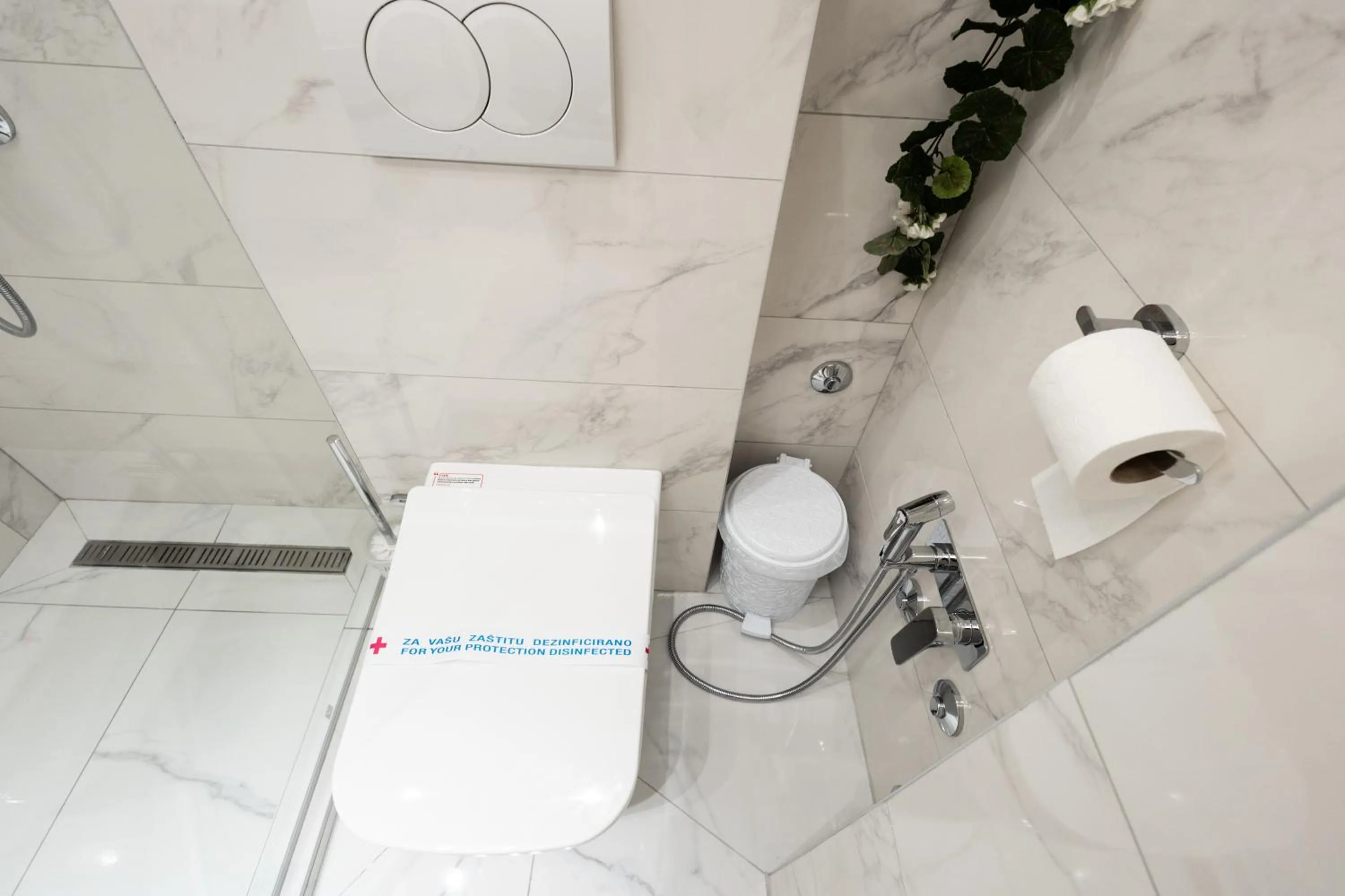 Shower in Garni Hotel Lotos