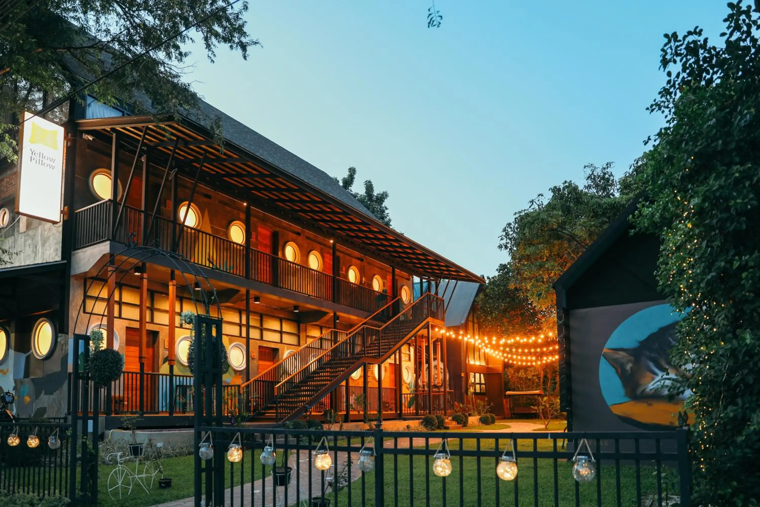 Property building in Yellow Pillow village Property building in Yellow Pillow village