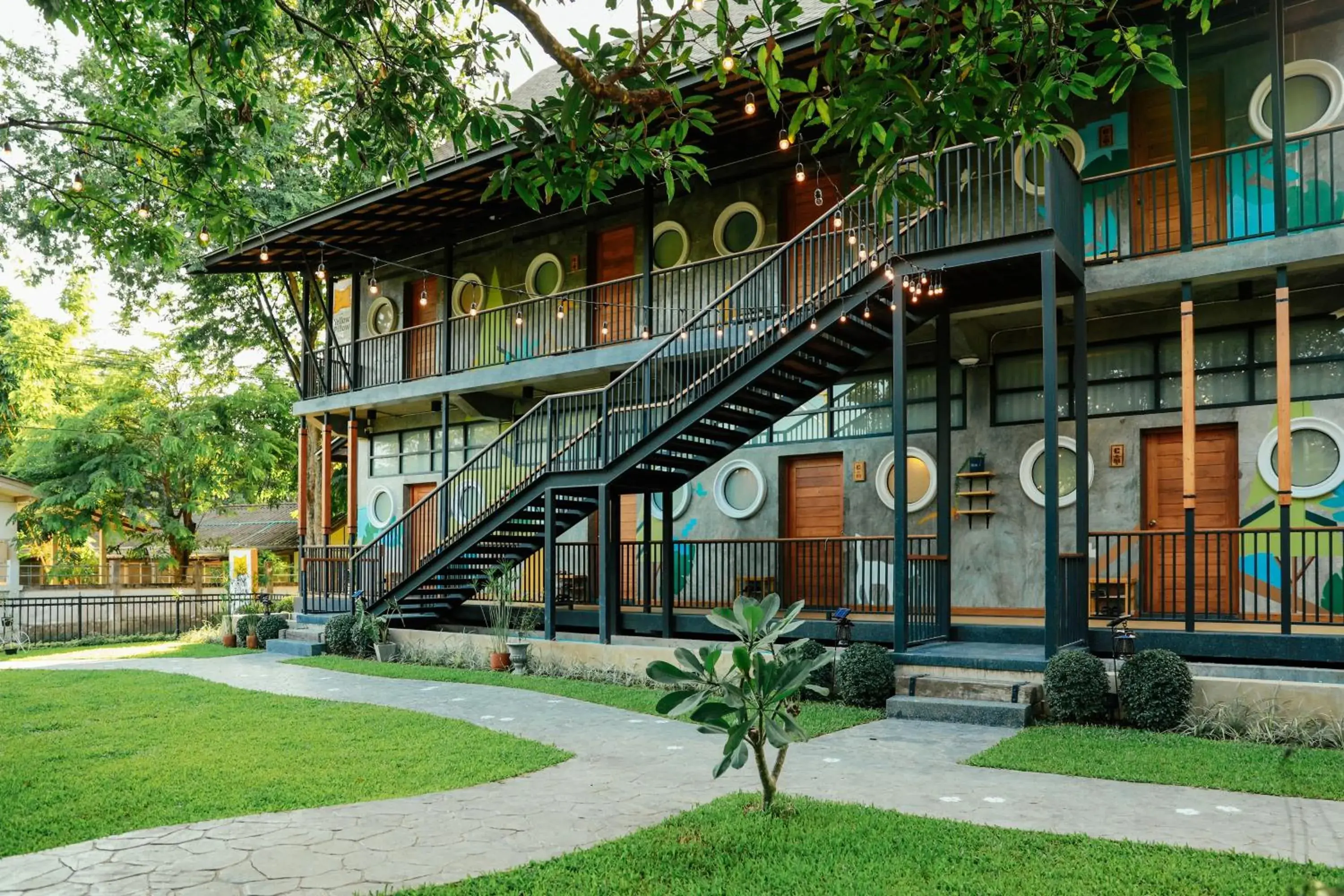 Property building in Yellow Pillow village Property building in Yellow Pillow village