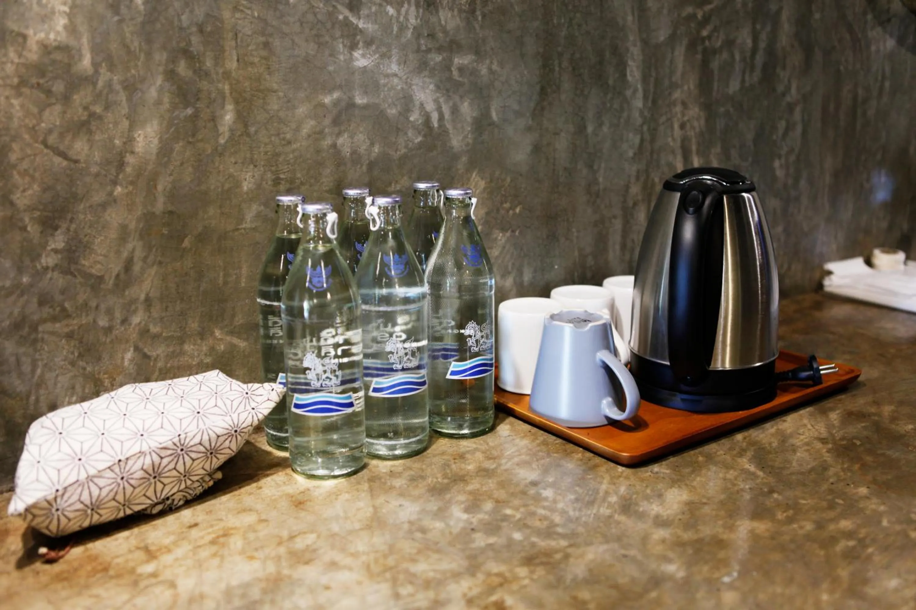 Coffee/tea facilities in Yellow Pillow village