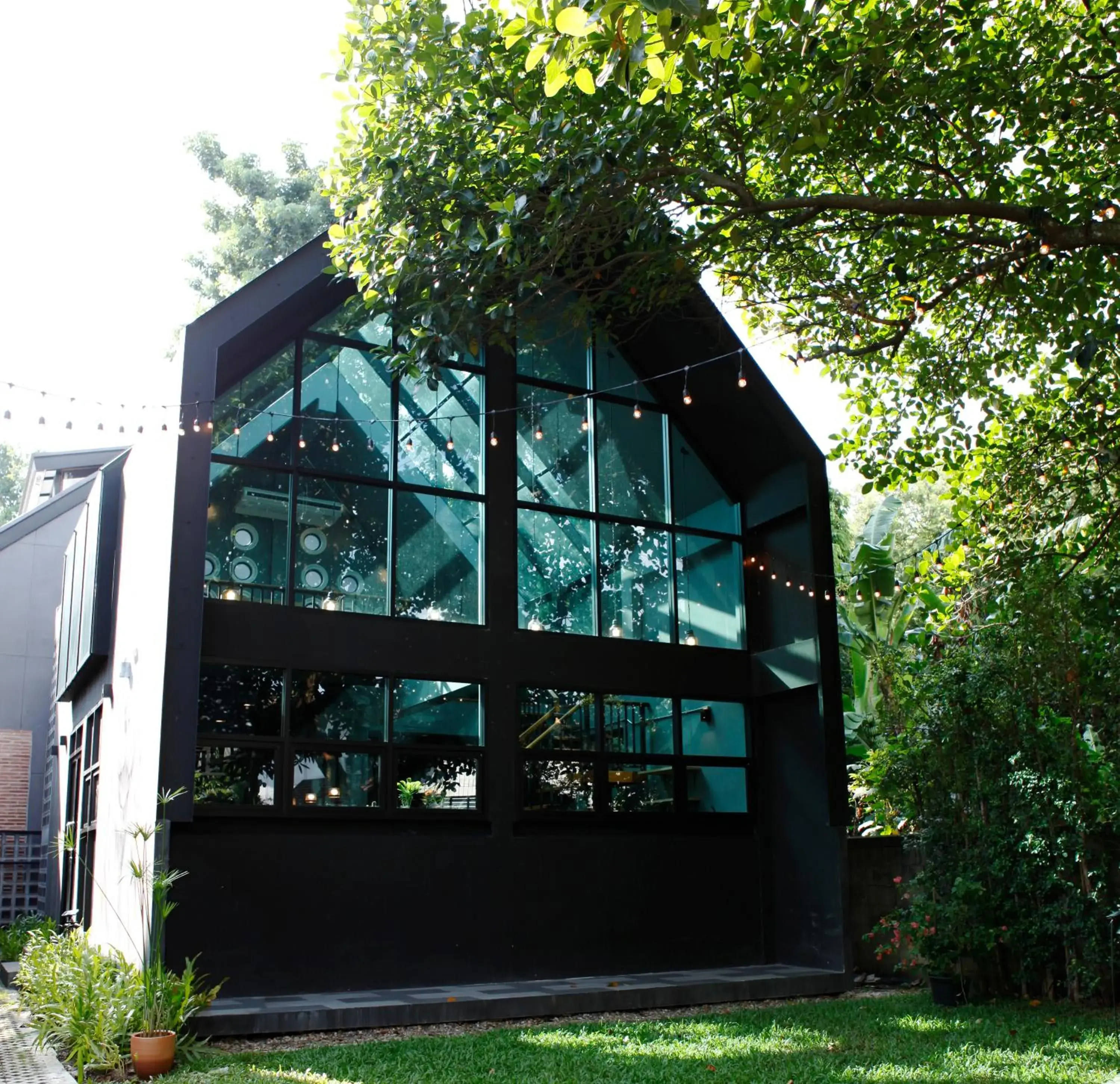 Property building in Yellow Pillow village Property building in Yellow Pillow village