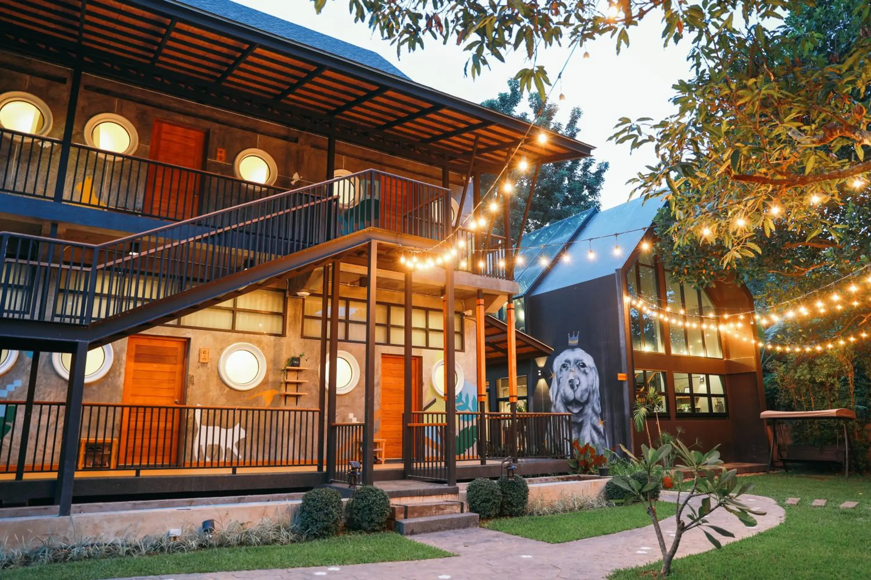 Property building in Yellow Pillow village Property building in Yellow Pillow village